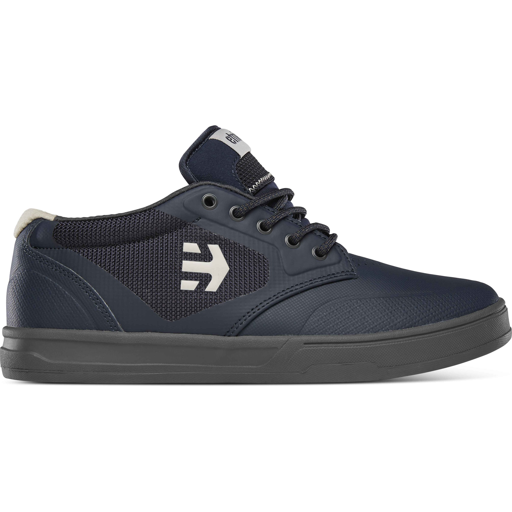etnies mtb trainers