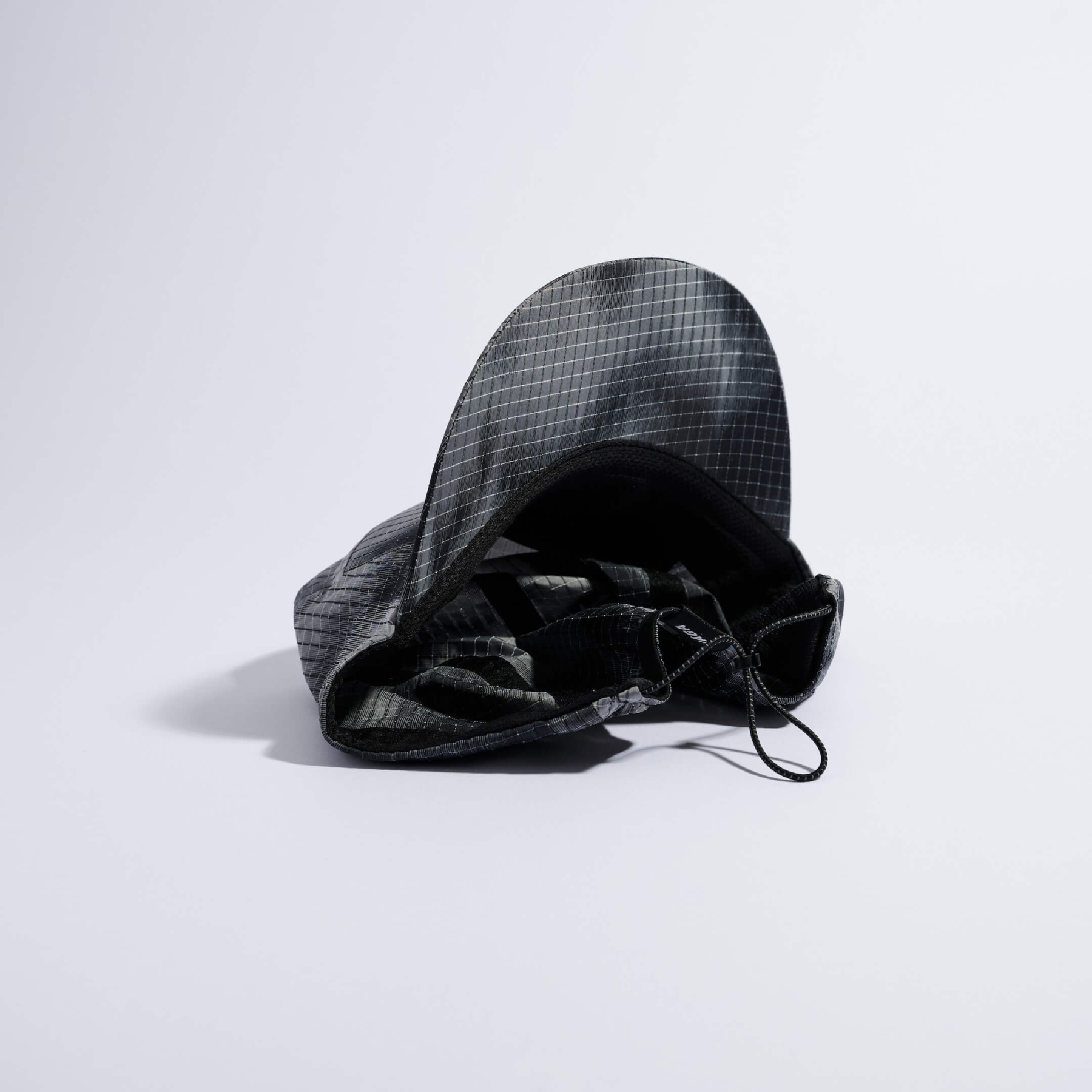 VÅGA Night Club 2.0 Running Cap - Black / Grey | BIKE24