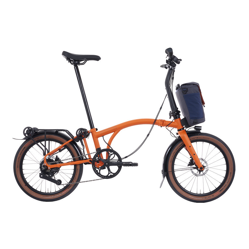 Productfoto van Brompton Electric G Line - 4 Speed - Large Bar - Telescopic Seatpost - Rear Rack - 20&quot; Elektrische Vouwfiets - 2025 - adventure orange