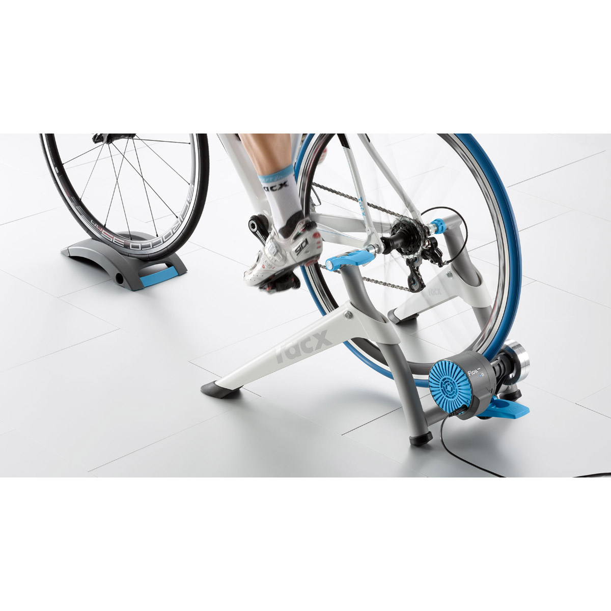 【☆美品】　Tacx flow smart trainer スマートトレーナー 最低予算でZwiftするならTacx Flow Smartを選ぶべし 同社のトレーナー