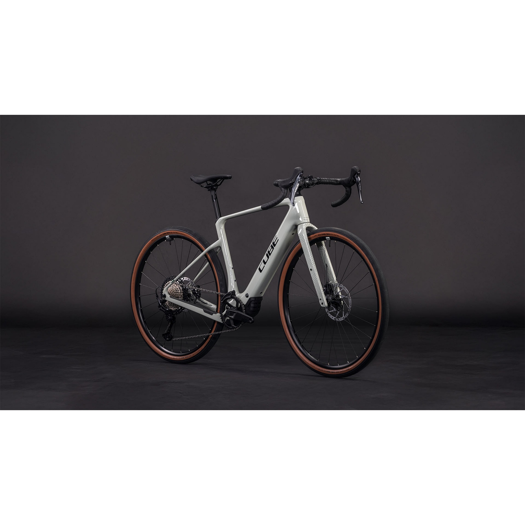 CUBE NUROAD HYBRID C:62 Race 400X - Carbon Gravel E-Bike - 2026 - reedbeige  / black | BIKE24 AT