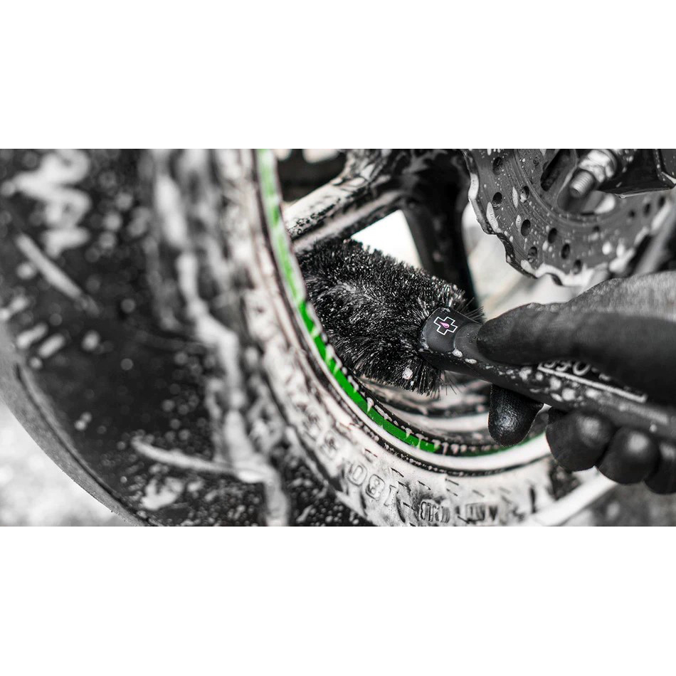 Muc-Off Wheel & Component Brush – Nylon Bristle Motorbike Cleaning Tool, Part 371