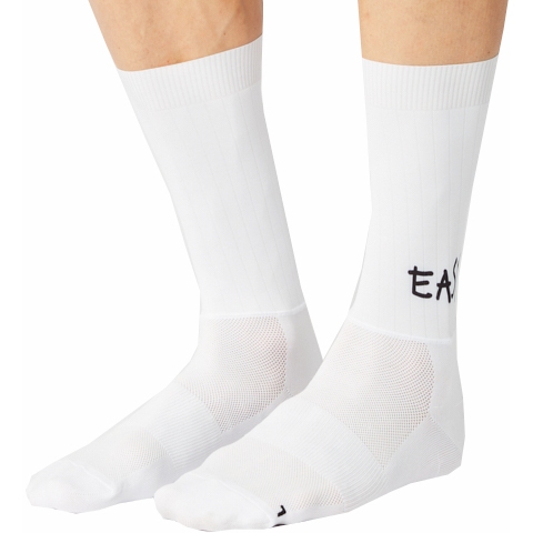 Picture of FINGERSCROSSED Aero Movement Cycling Socks - Easy - White