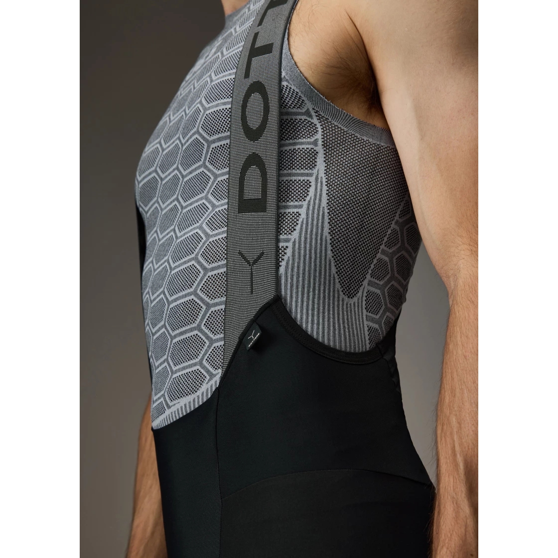 Q36.5 Dottore Pro Bib Shorts Men - black | BIKE24