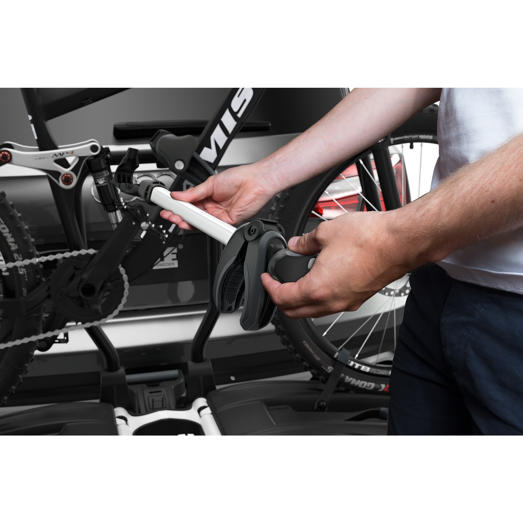Thule EasyFold XT 2-bike Hitch Bike Rack – Oberson
