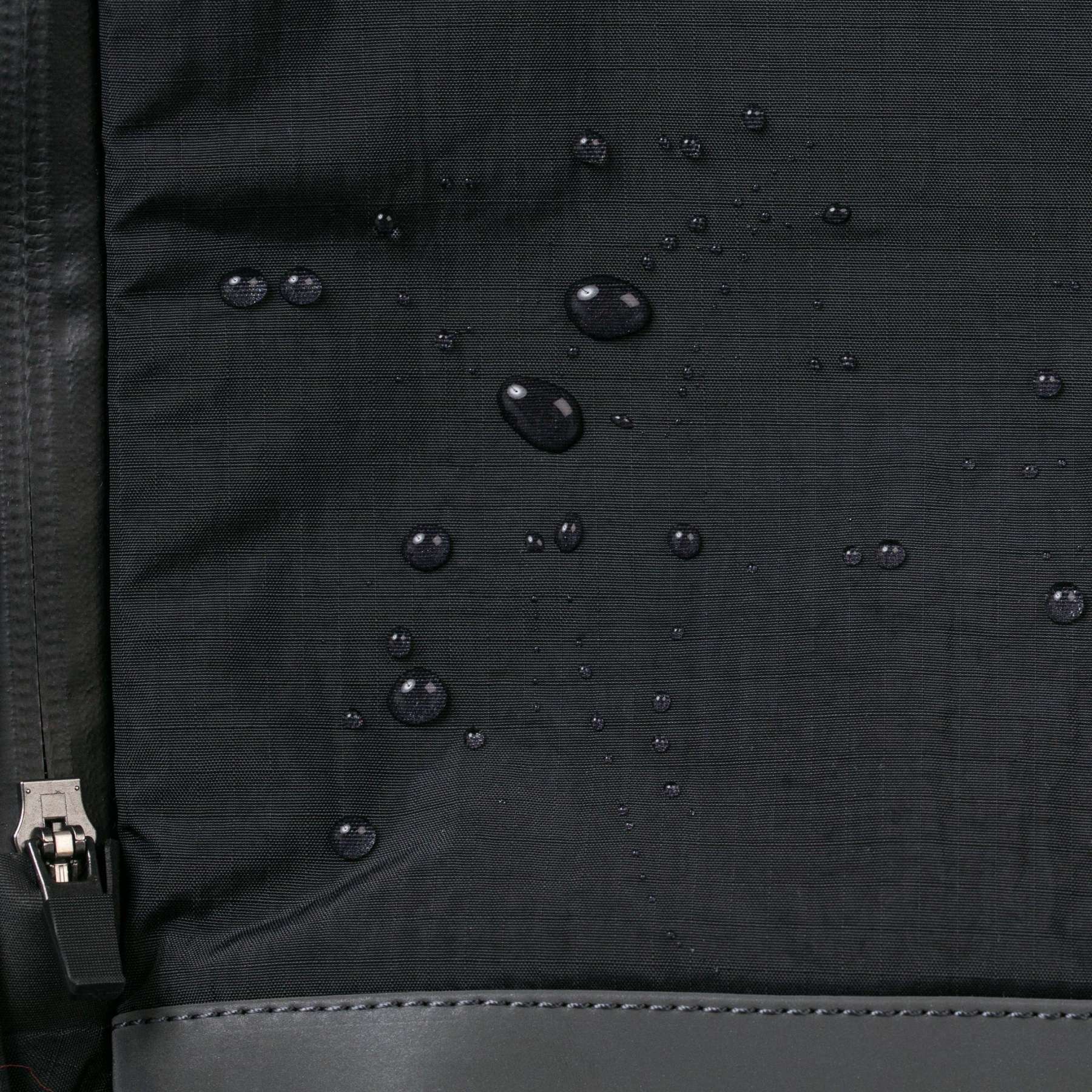 Rapha Pro Team Lightweight Backpack 10L - black/black | BIKE24