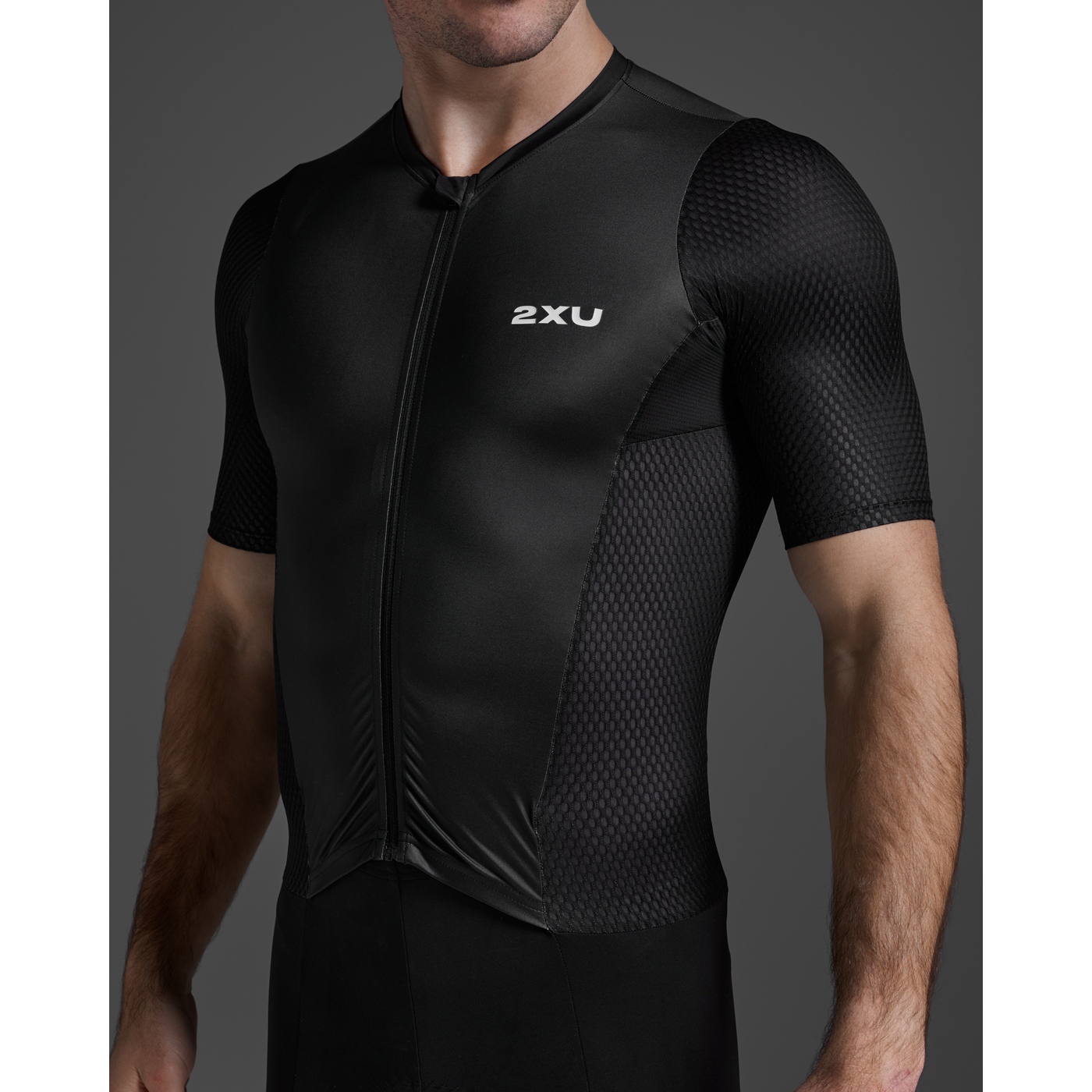 2XU AERO SLEEVED TRISUIT ブラック/ホワイト M Aero Sleeved Trisuit – 2XU US