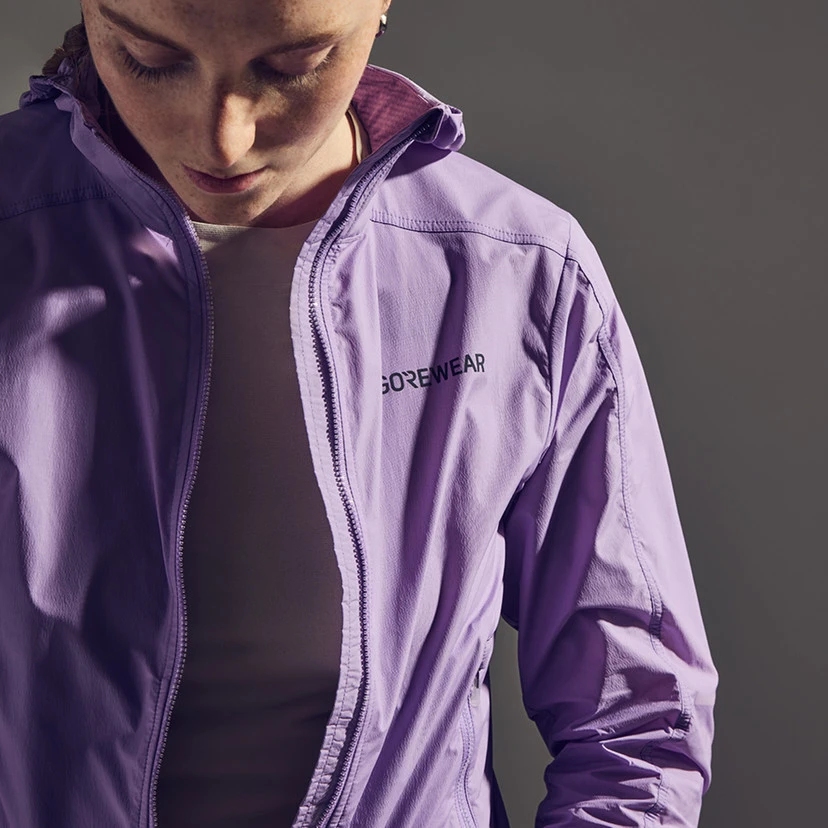 GOREWEAR Fernflow Hooded Windbreaker Women - black 9900 | BIKE24