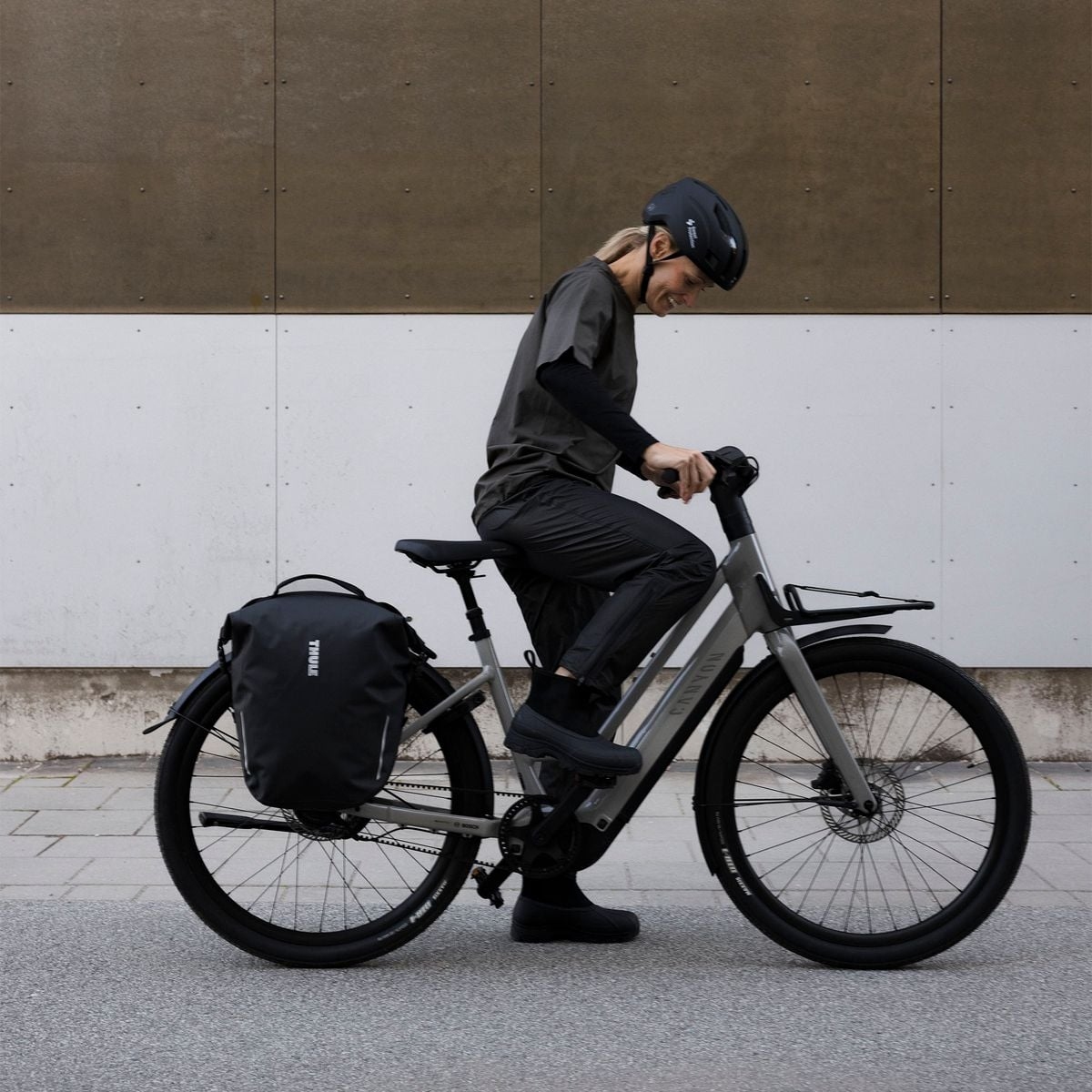 Thule Shield Fahrradtasche InLock 22L Rolltop  Wasserdicht & Sicher Fr  Pendler