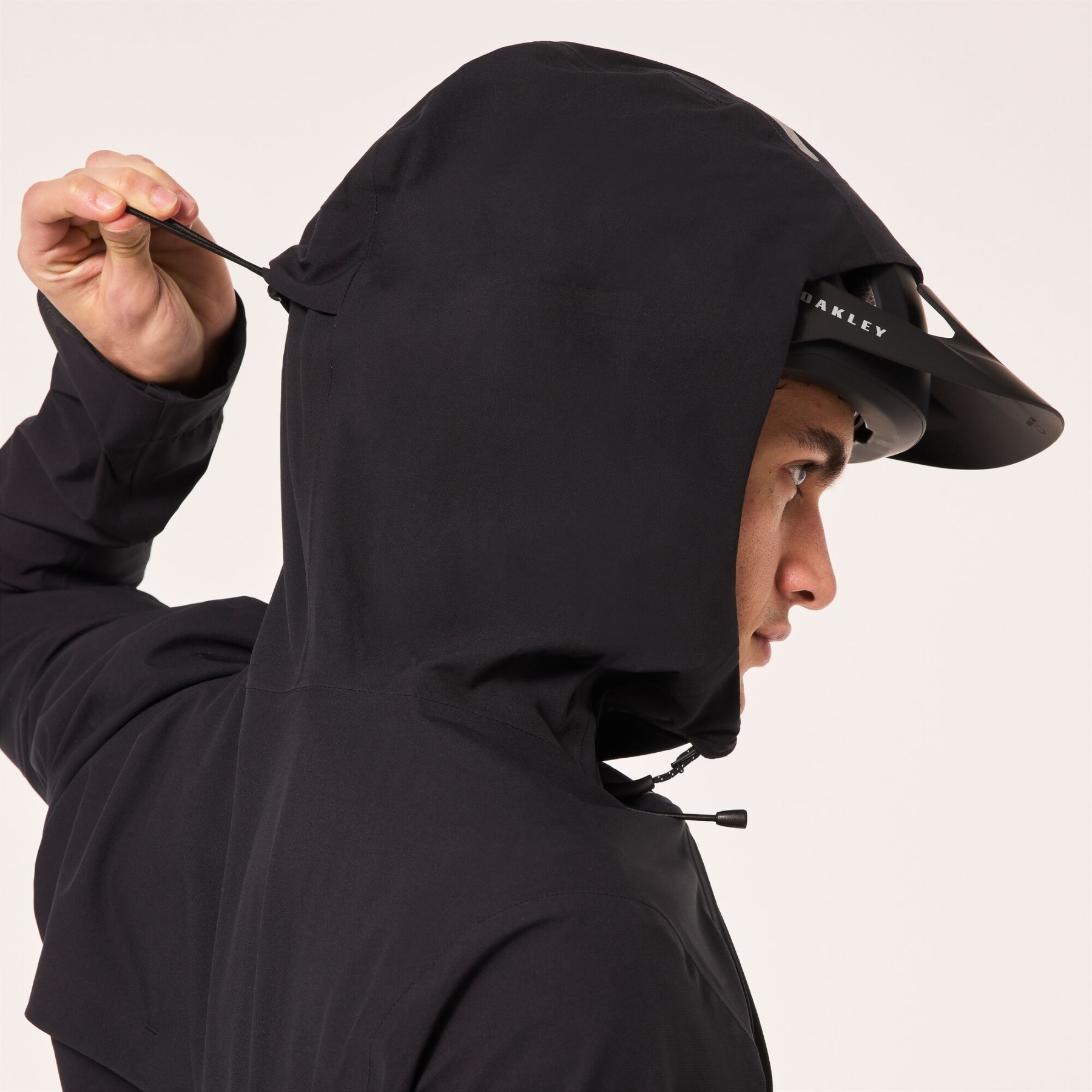 Oakley E. Ultra Shell Jacket Men - Blackout | BIKE24