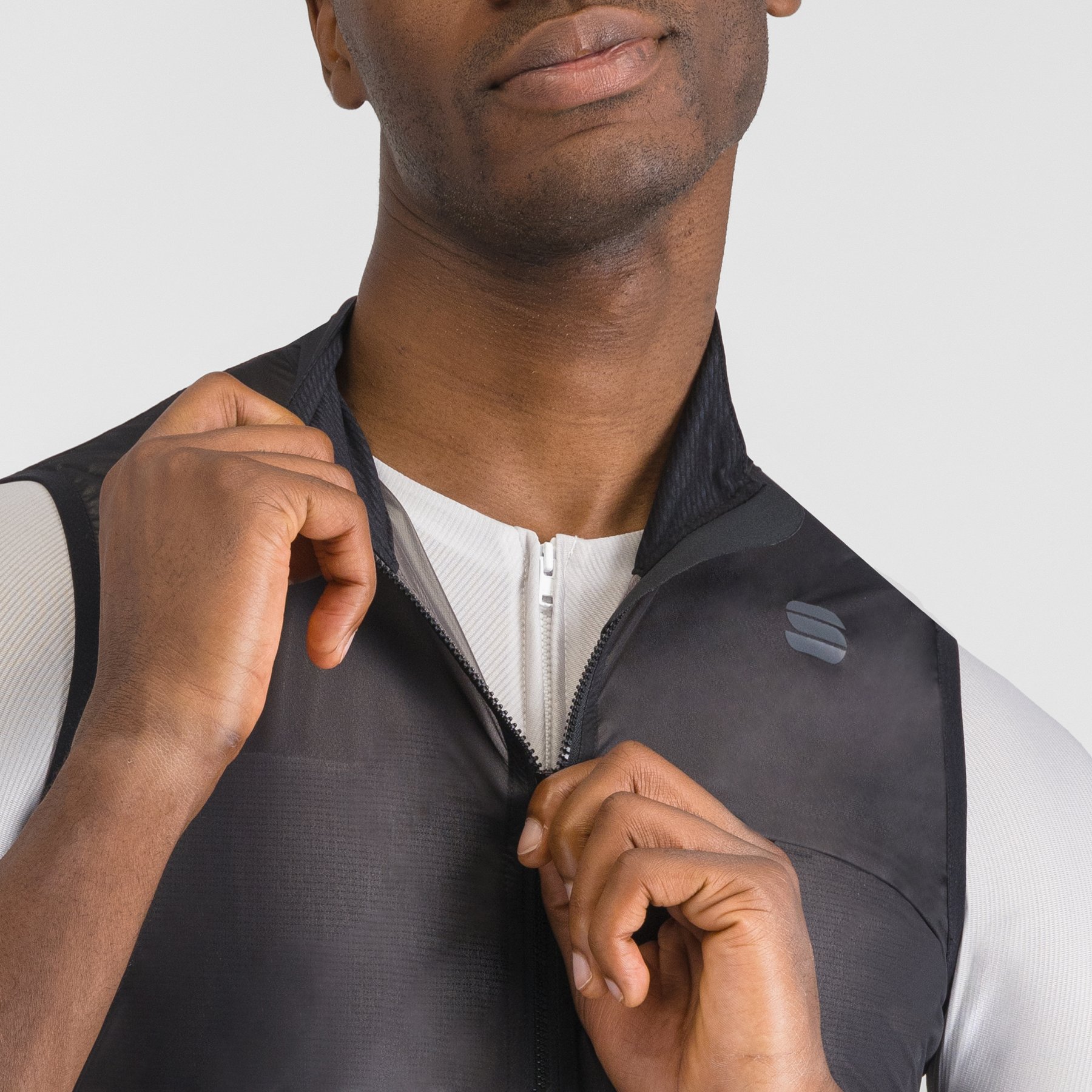 Sportful Light Air Vest Men - 002 Black | BIKE24