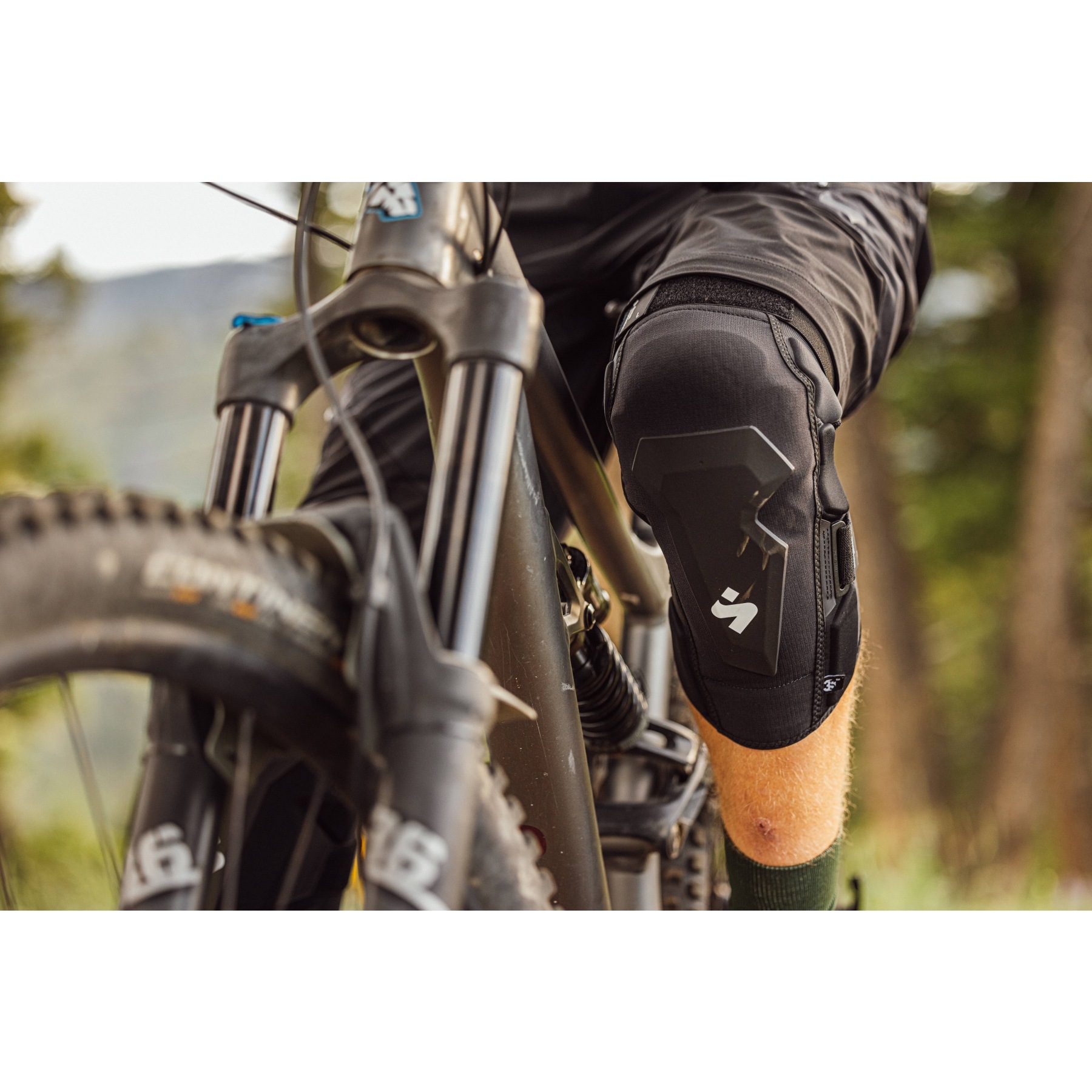 SWEET Protection Knee Guards - Pro Hard Shell - Black | BIKE24