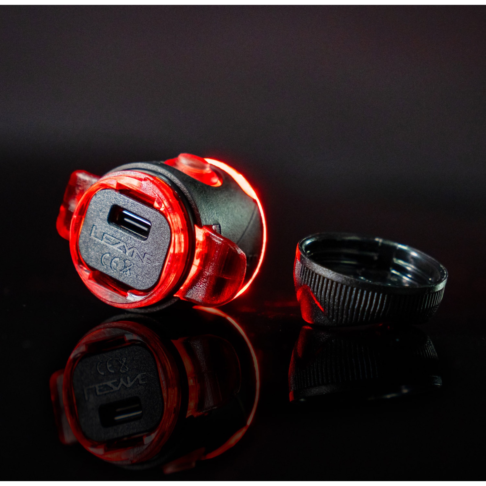 Luce Posteriore Bici USB Ricaricabile - LED Rosso, Impermeabile, Con Multiple Modalità - Foto 3