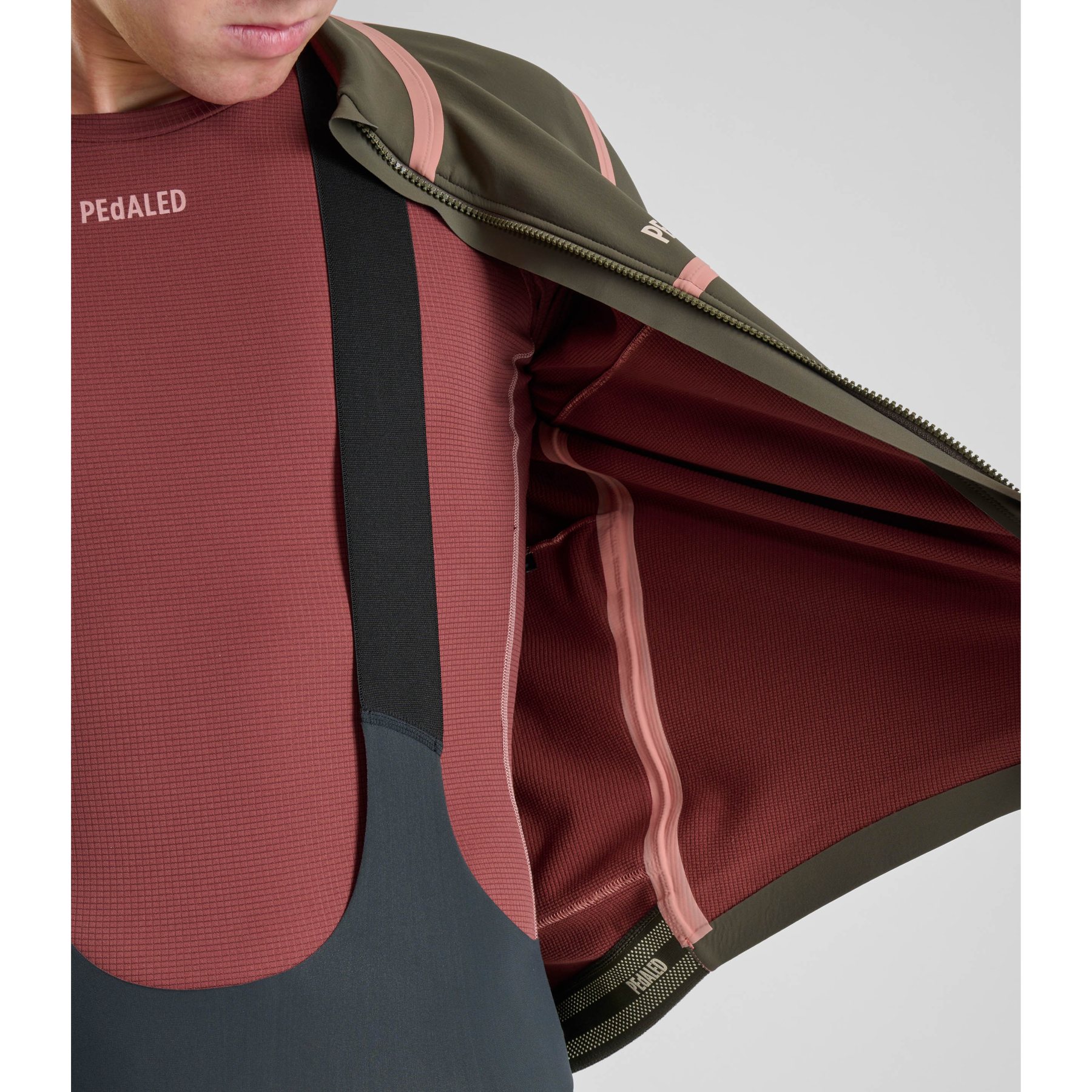 PEdALED Odyssey Waterproof Thermo Jacket Men - Dark Grey | BIKE24