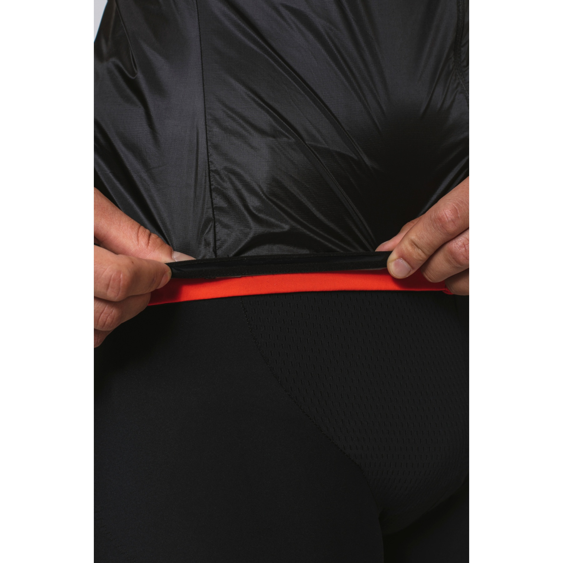 GOREWEAR Ambient WINDSTOPPERR Cycling Vest Men's In Utility Red/Black XL Form Fit Windproof 33BE2BB2 - 5