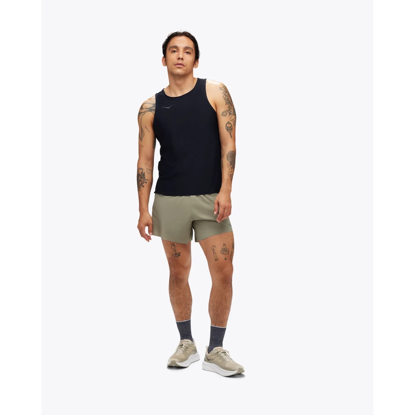 HOKA メンズブラック タンクトップ HOKA メンズブラック タンクトップ