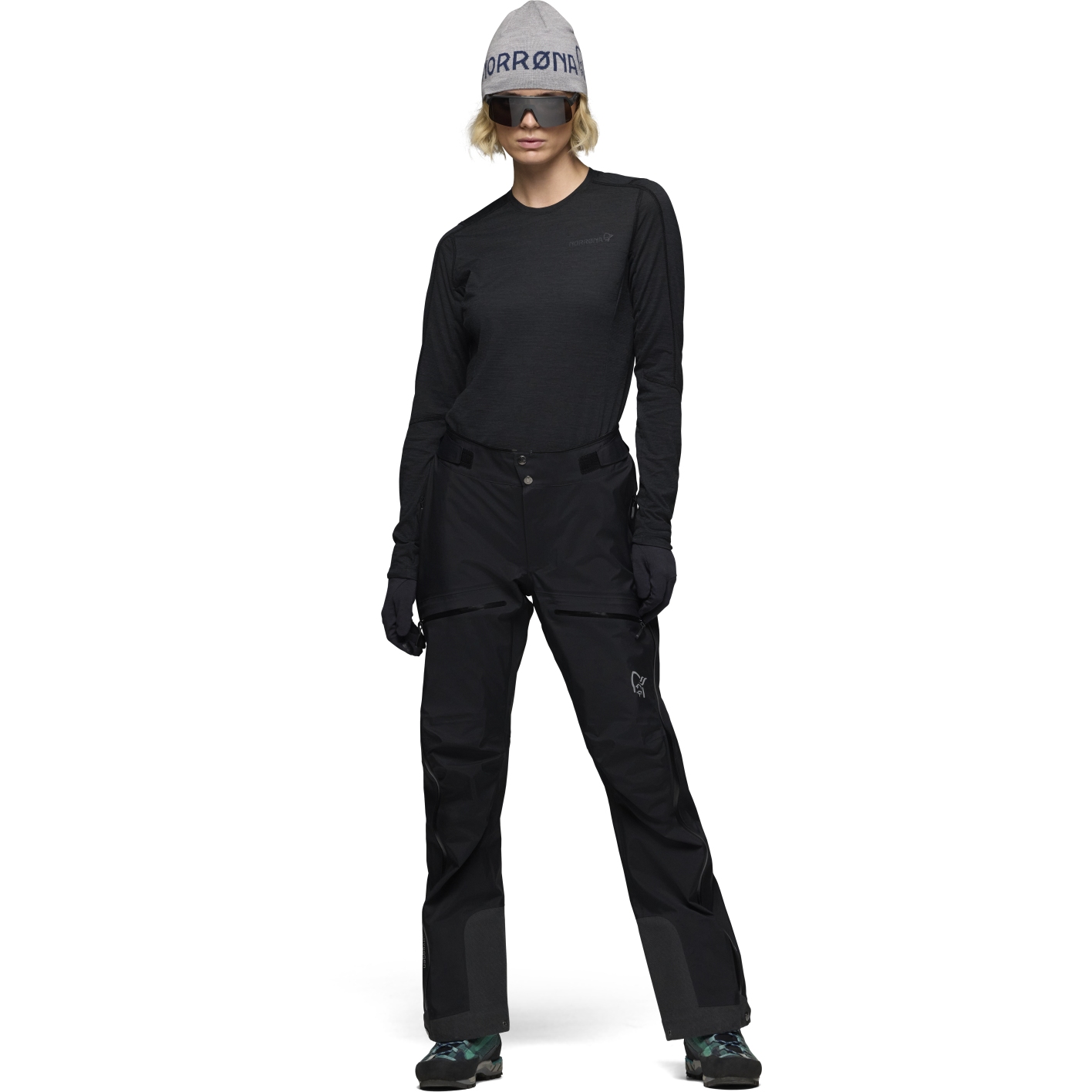 norrona trollveggen Sサイズ　ビブパンツ Norrona trollveggen Gore-Tex Pro light Pants Women - Caviar Black