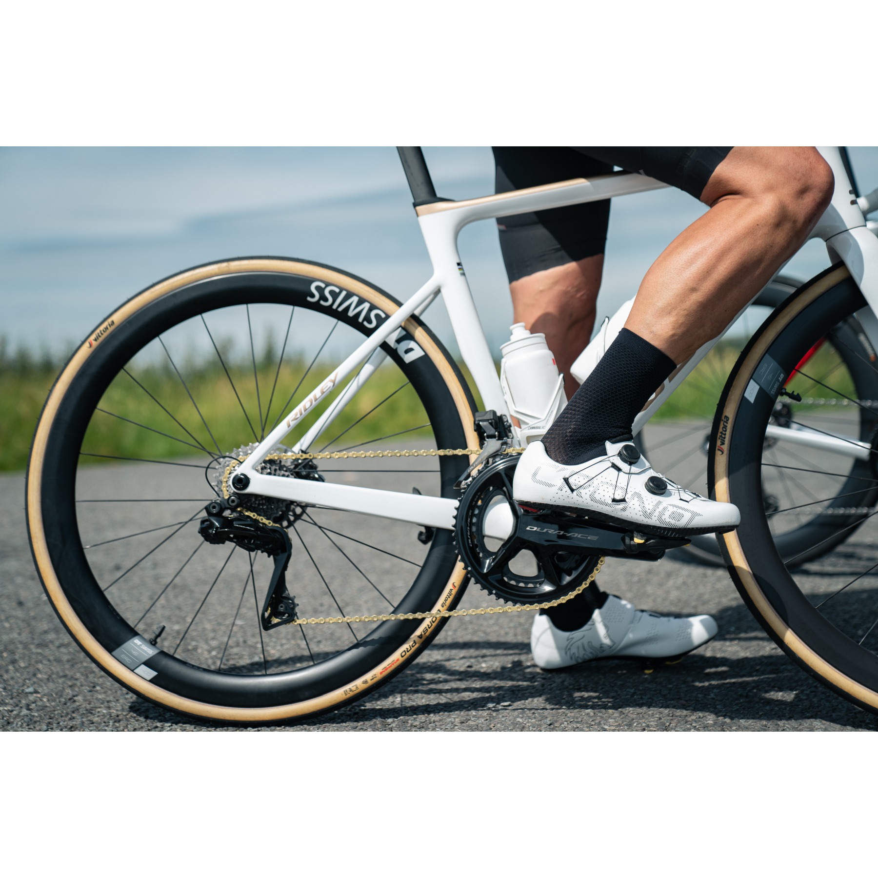 Crono CR1 Road Shoes - Black | Carbocomp Sole | BIKE24