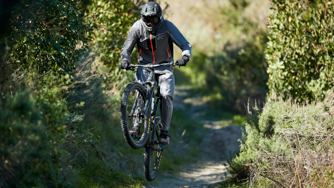 Alpinestars – Radbekleidung und Protektoren für MTB, Enduro & Downhill