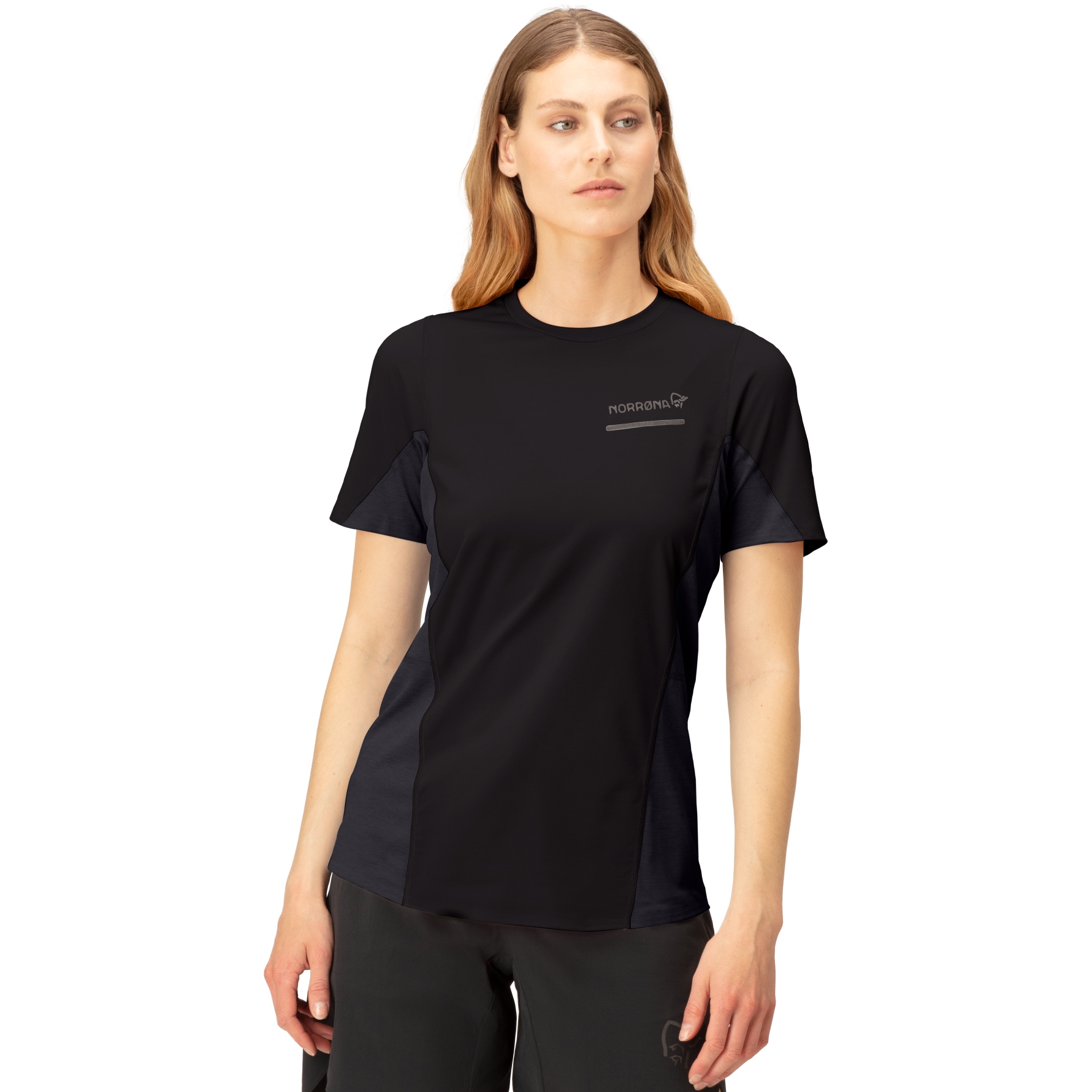 Productfoto van Norrona senja equaliser lightweight T-Shirt Dames - Caviar