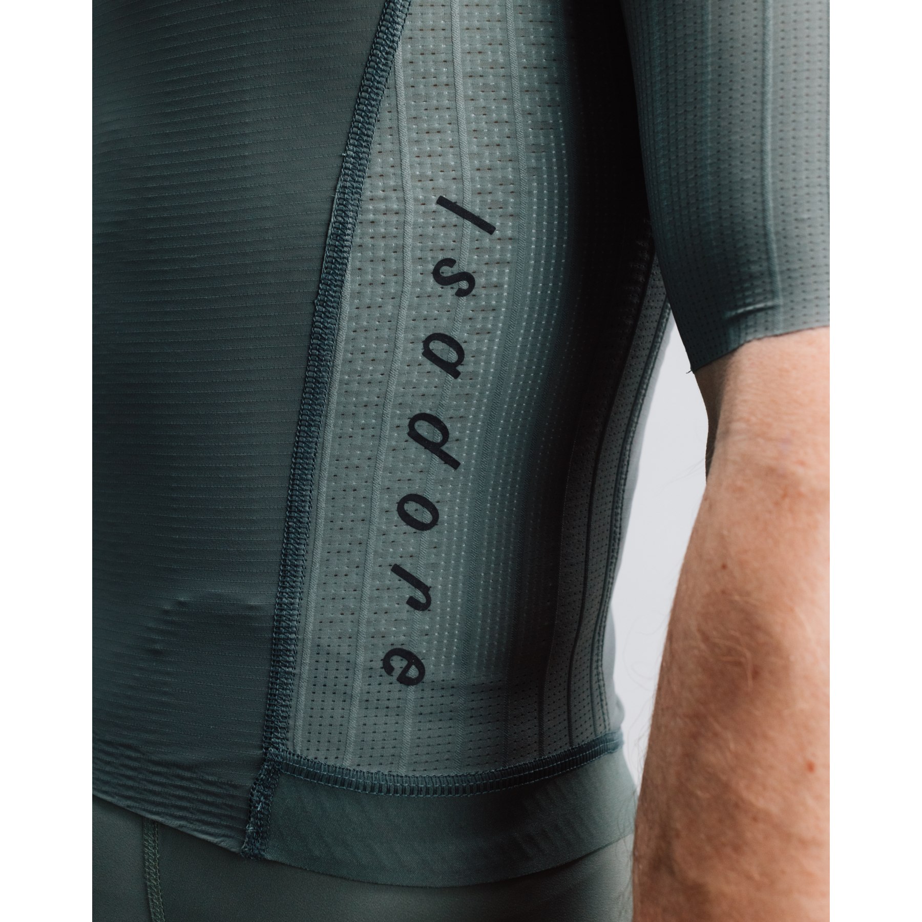 Isadore Echelon Aero Jersey Men - Mulled Basil | BIKE24