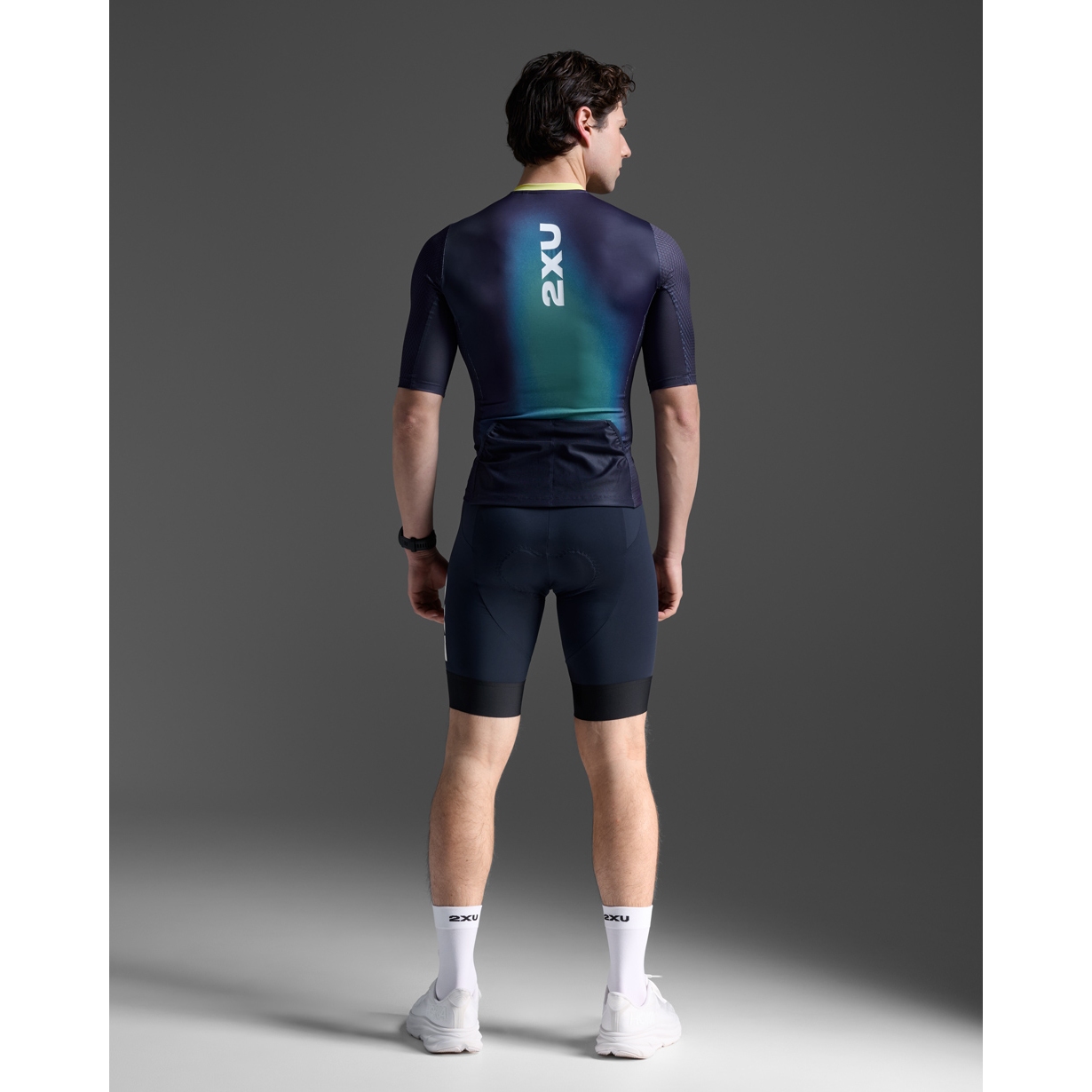 2XU Aero Hex Tri Sleeved Top Men - midnight/cool matcha | BIKE24