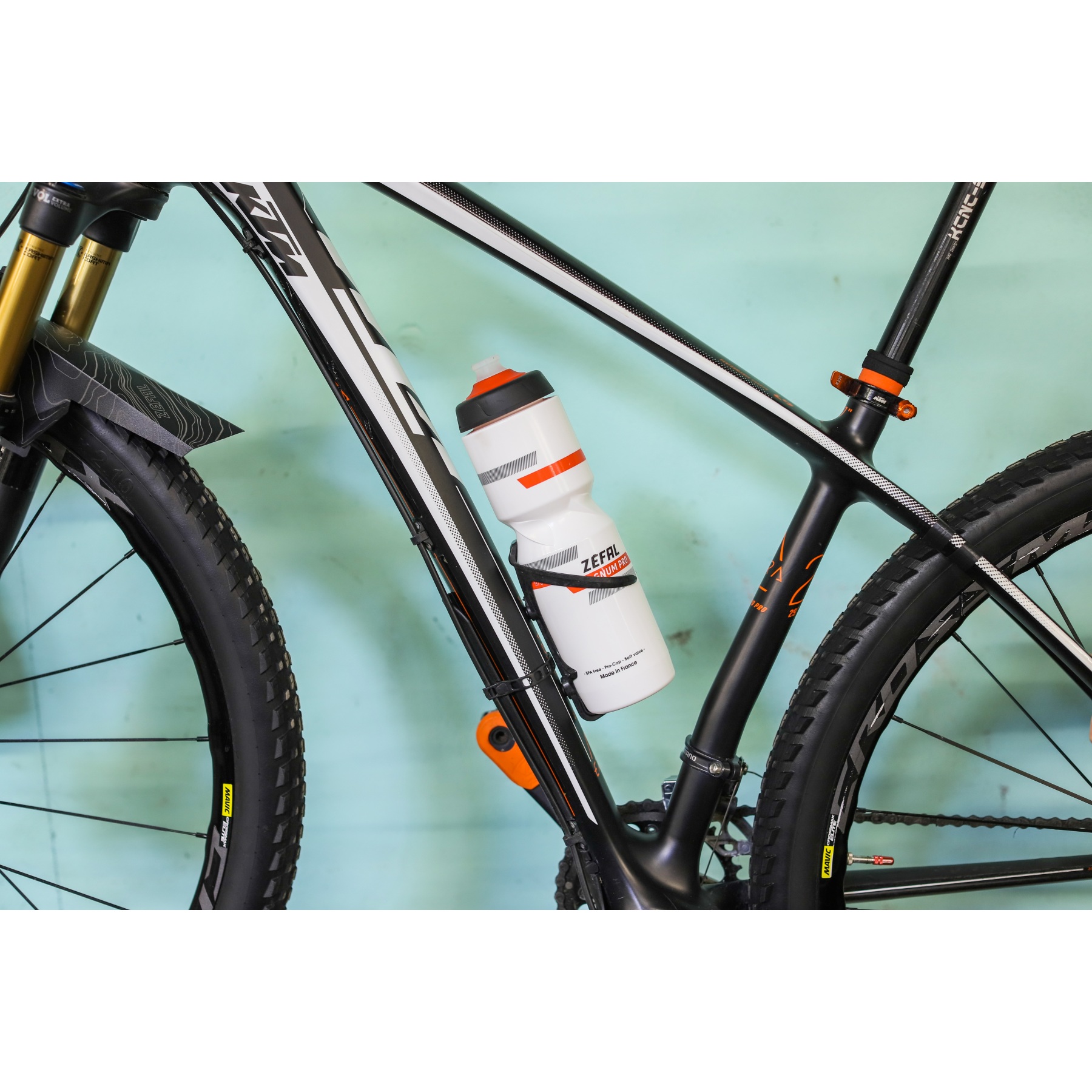 Bouteille D'eau Vélo Zéfal Sojasun - Blanc - Fabriquée En France - 18 Fl Oz (environ 530 Ml)
