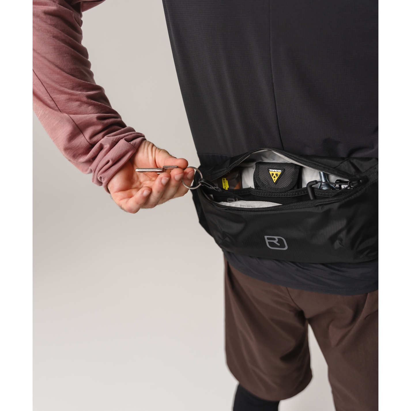 ken　vessel workshop / hip pouch Leather Hip Pouch Pattern - PDF + SVG | Dark Horse Workshop