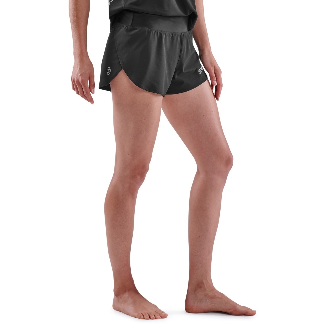 Produktbild von SKINS Activewear 3-Series Laufshorts Damen - Schwarz