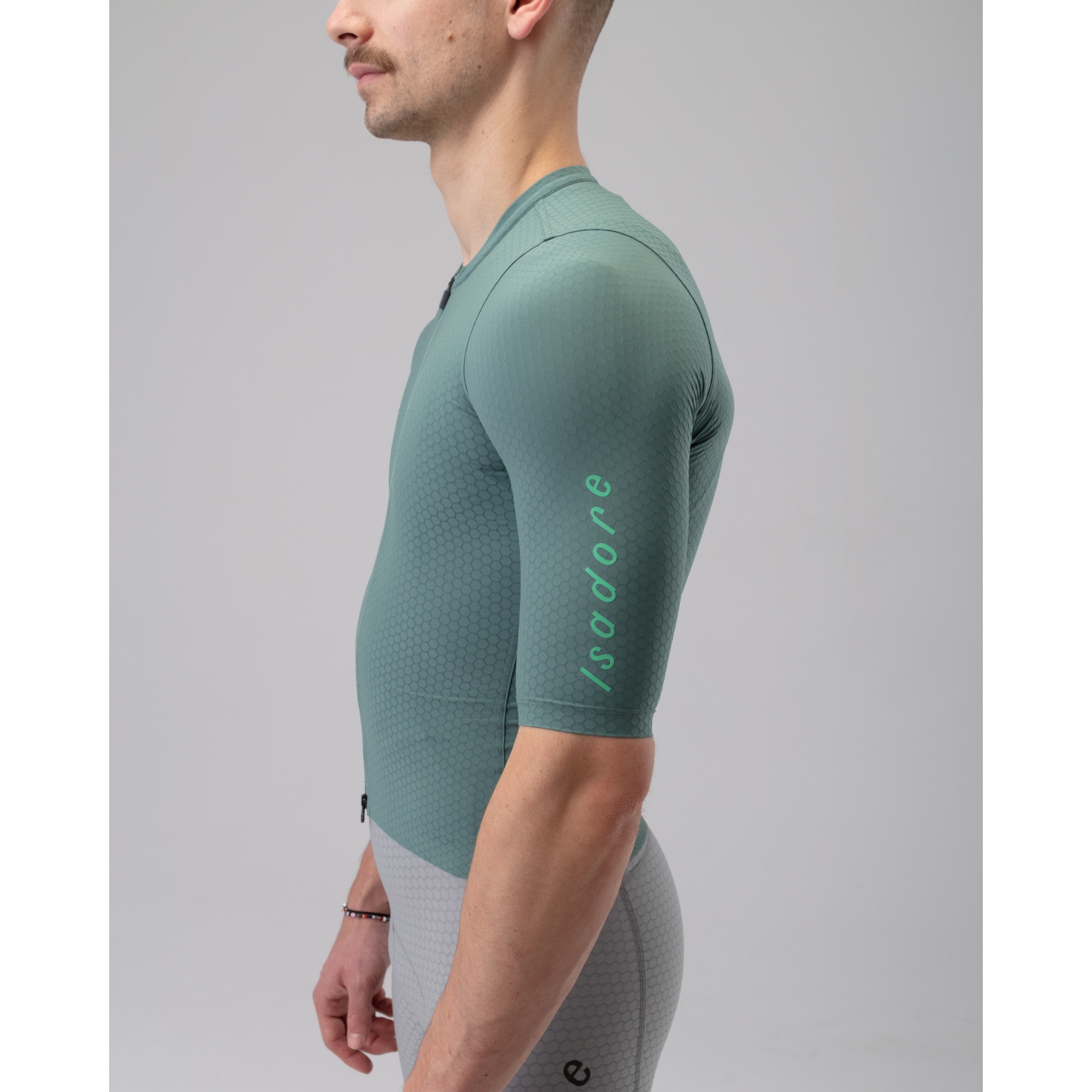 【美品】isadore Echelon Aero Jersey Isadore Echelon Aero Cycling Jersey Men - Trellis | BIKE24