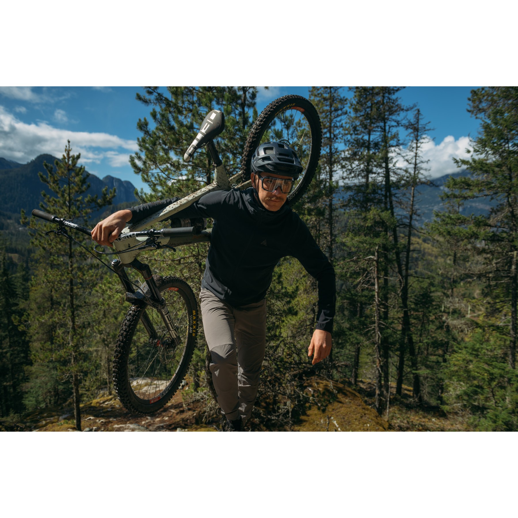 7mesh Spruce Hoody Men - Black | BIKE24