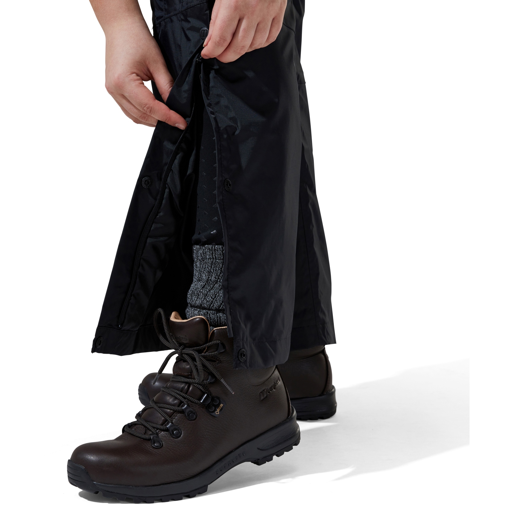 Berghaus Deluge 2.0 waterproof trousers in black
