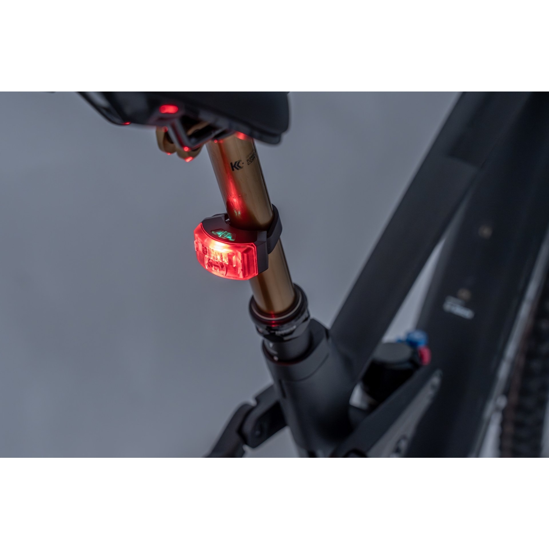 fahrradhelm ständer HENMI Fahrradständer 24-29 Zoll, Höhenverstellbar und Universal Seitenständer, Dauerhaft Bike Stand gemacht durch Aluminiumlegierung Battery:48V 40AH (Single-Battery) cube e-bike damen 625 leg design for 2 Snowboard