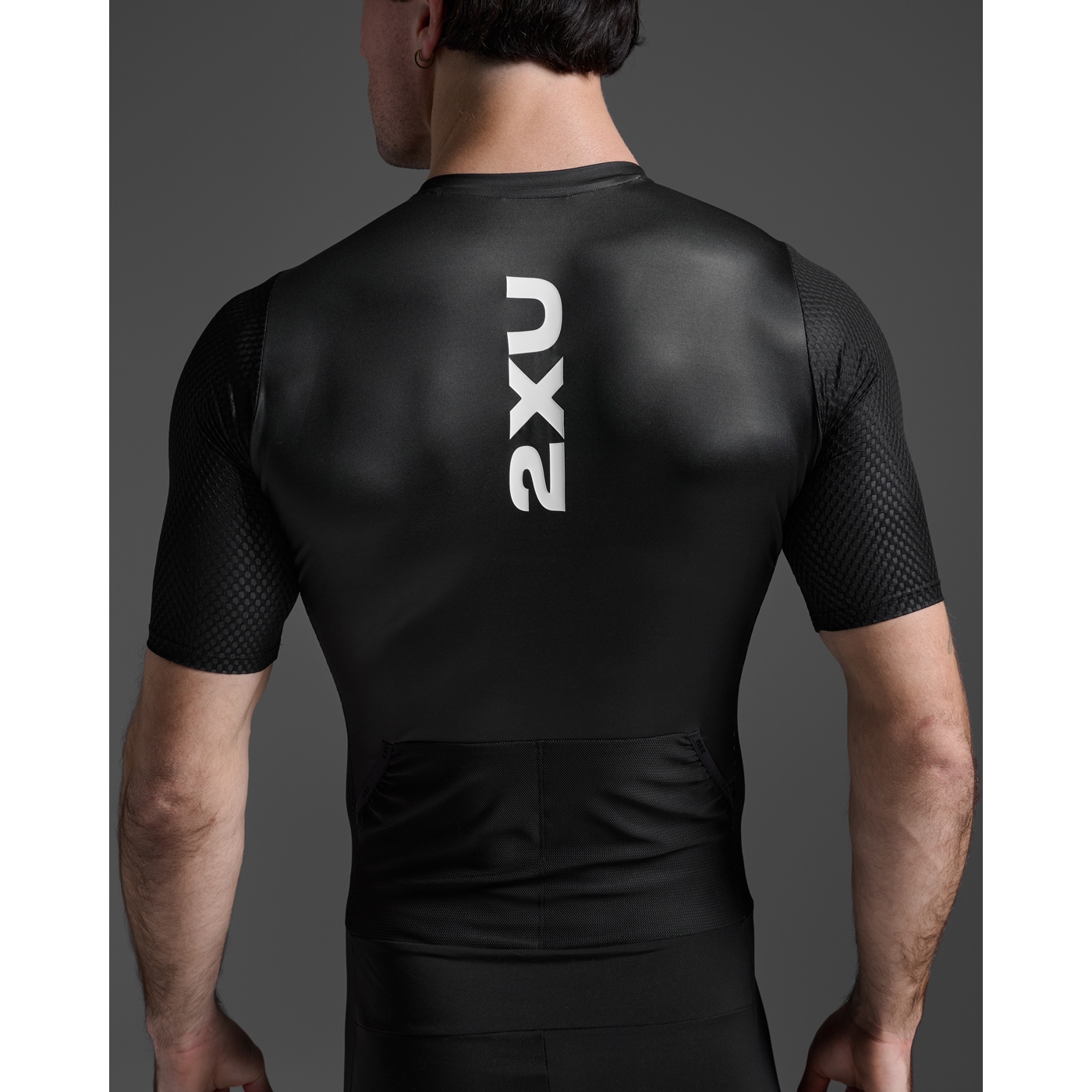 2XU AERO SLEEVED TRISUIT ブラック/ホワイト M 2xu-aero-hex-sleeved-trisuit-