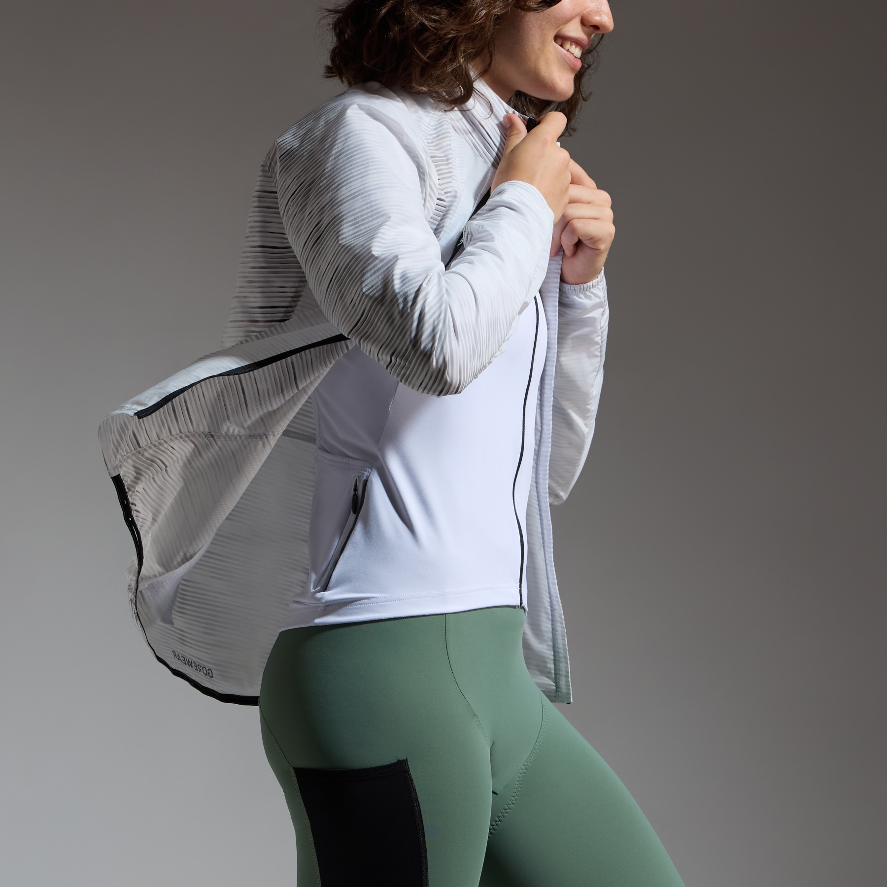 MicroAdventure! グランドオープニング ジャケット GOREWEAR Spinshift Pixel Windbreaker Women - strave white