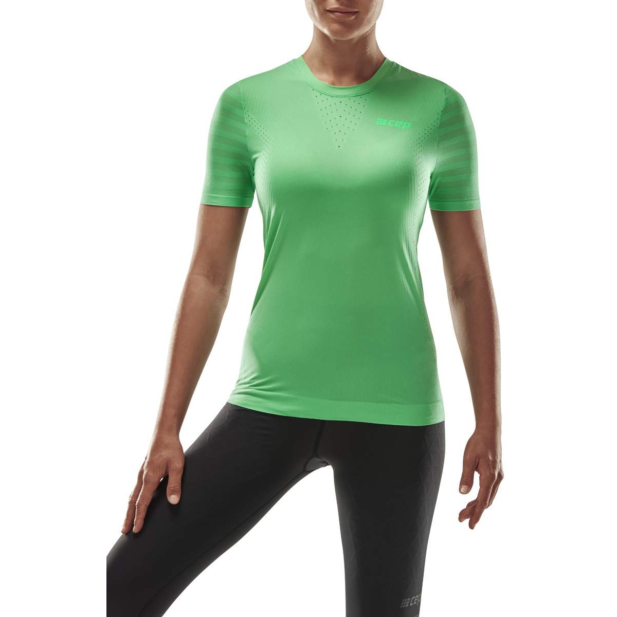 Image of CEP Run Ultralight T-Shirt Women - green