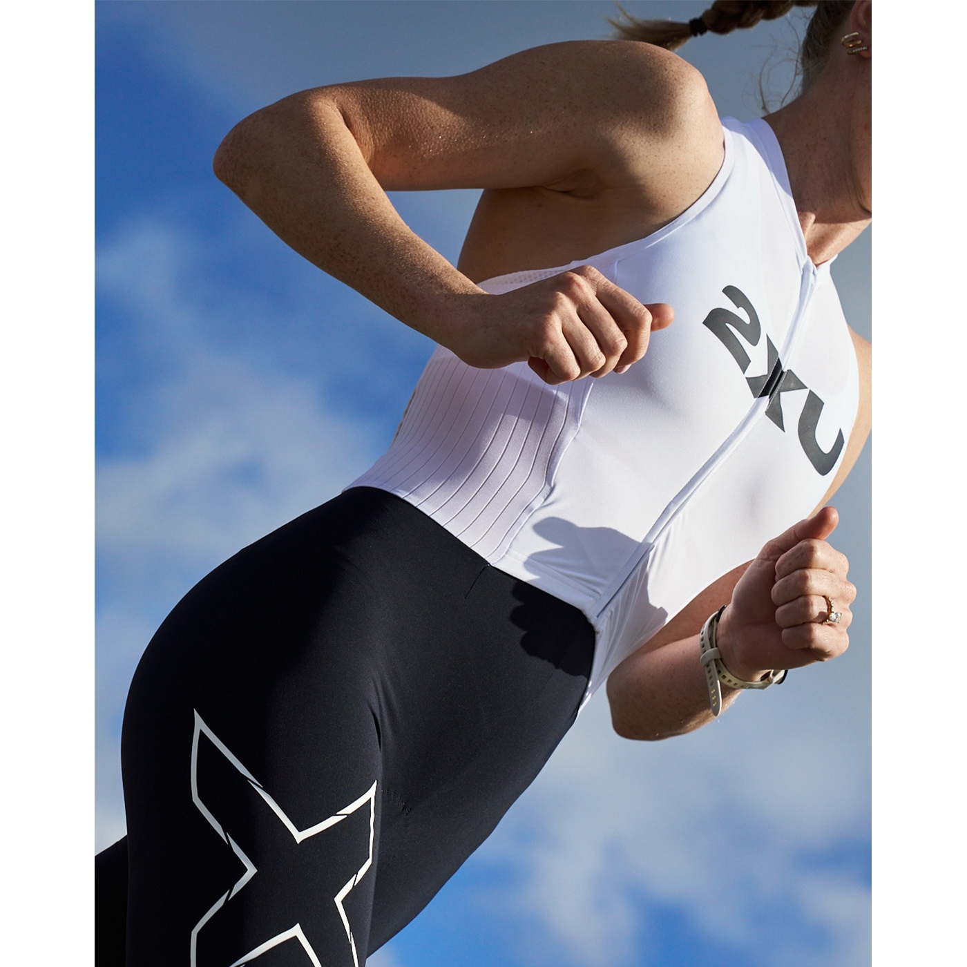 2XU Light Speed React Sleeveless Trisuit Women - black/white | BIKE24