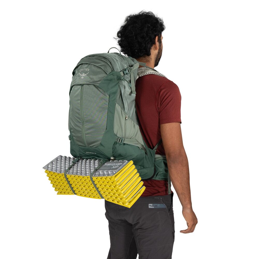 green large men's osprey backpack Aether Plus 85 Black / L/XL cut foam Air Scape backpanel creates a breathable Osprey Atmos AG 65 Backpack