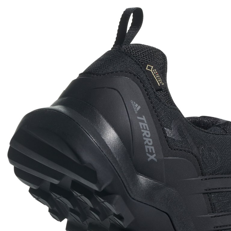 adidas Men's TERREX Swift R2 GORE-TEX Hiking Shoes core black/core black/core black CM7492
