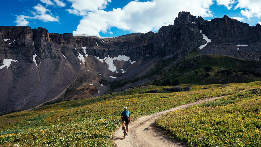 Ride over mountains with your road or gravel bike and a QUARQ wattmeter