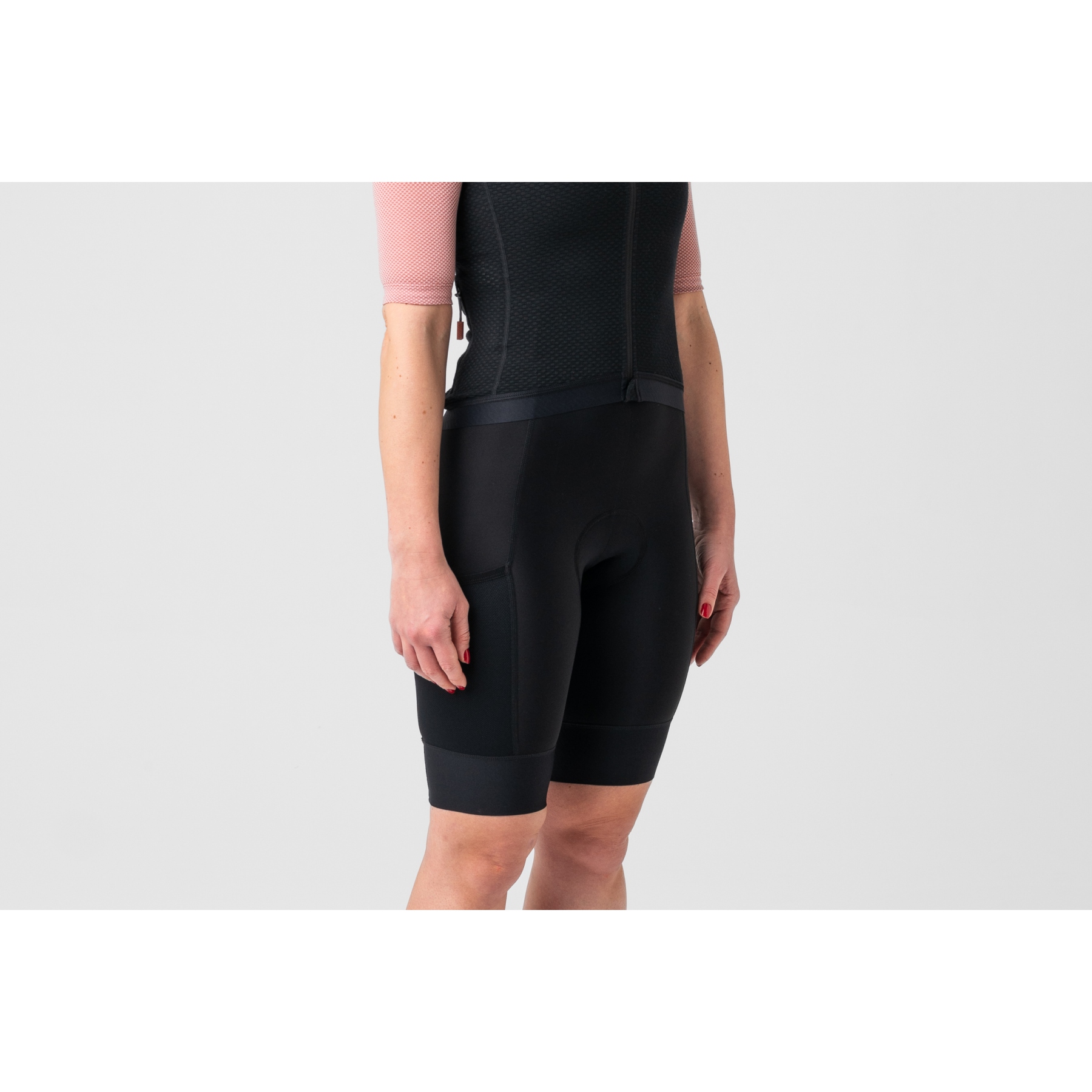 Isadore Signature Bib Shorts 2.0 Women - Black | BIKE24