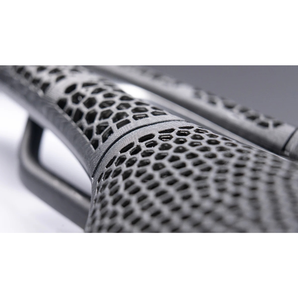 Prologo Nago R4 PAS 3D 137 Saddle - black | BIKE24