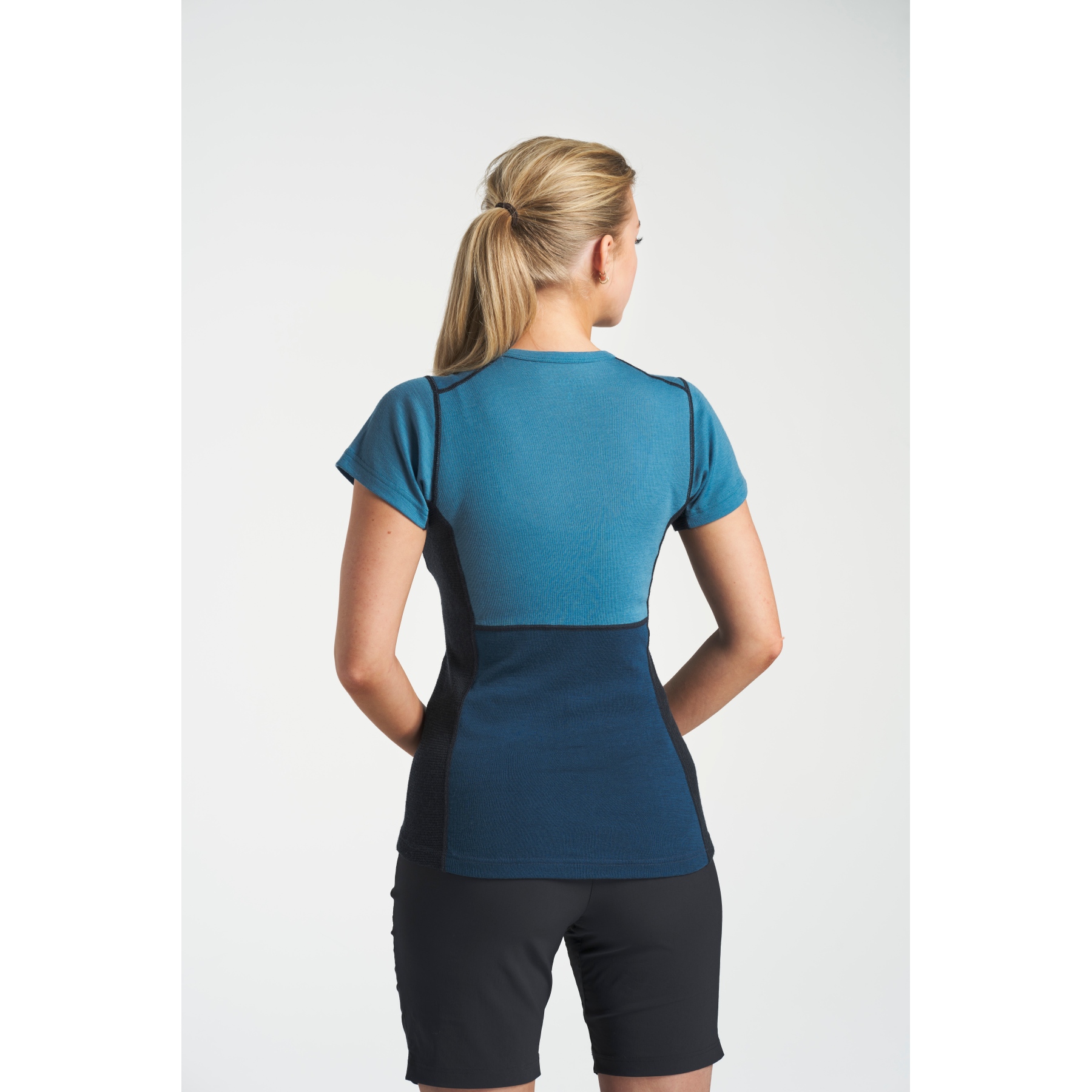 Devold Lauparen Merino 190 T-Shirt Damen - 313 Moon/Ink/Flood | BIKE24