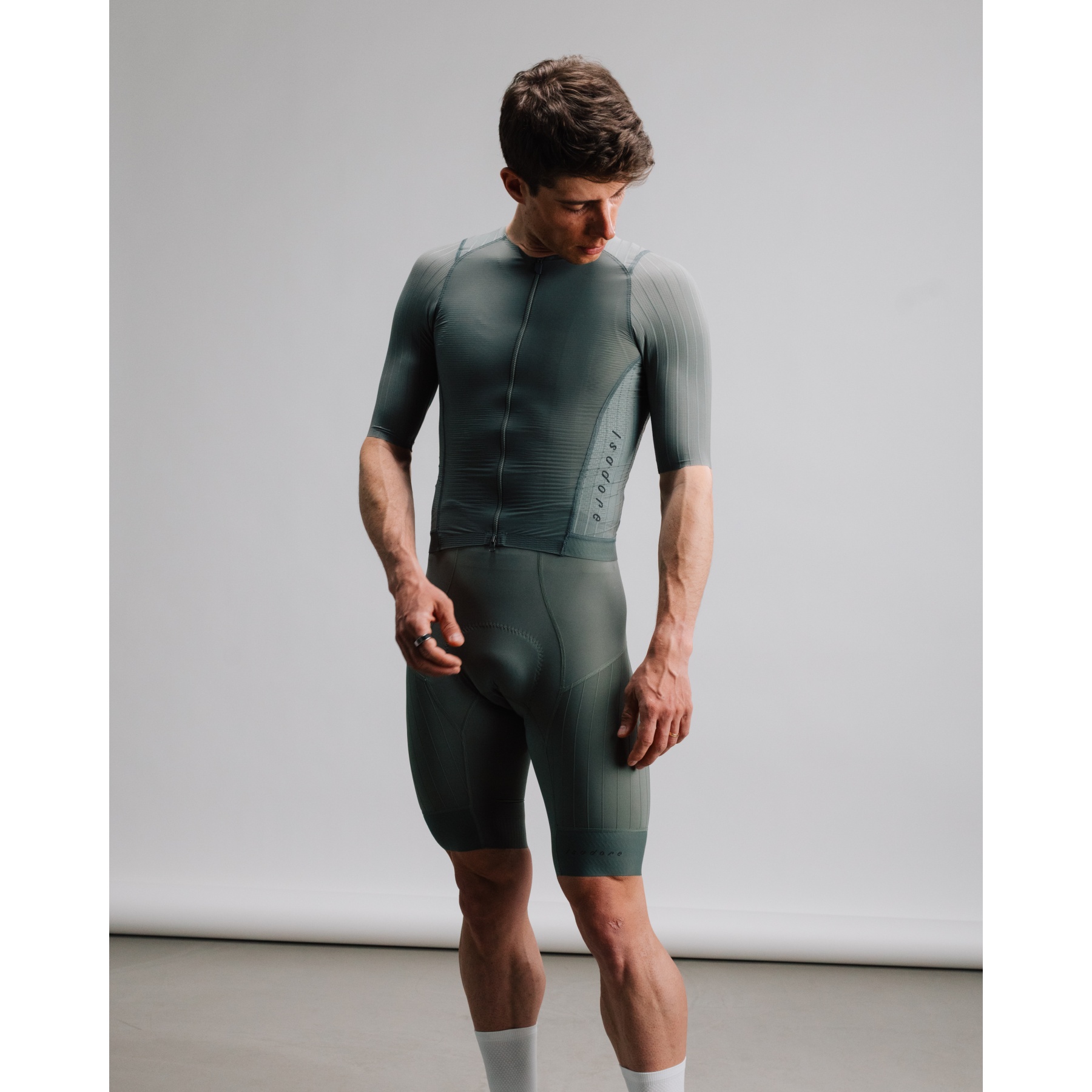 Isadore Echelon Aero Jersey Men - Mulled Basil | BIKE24