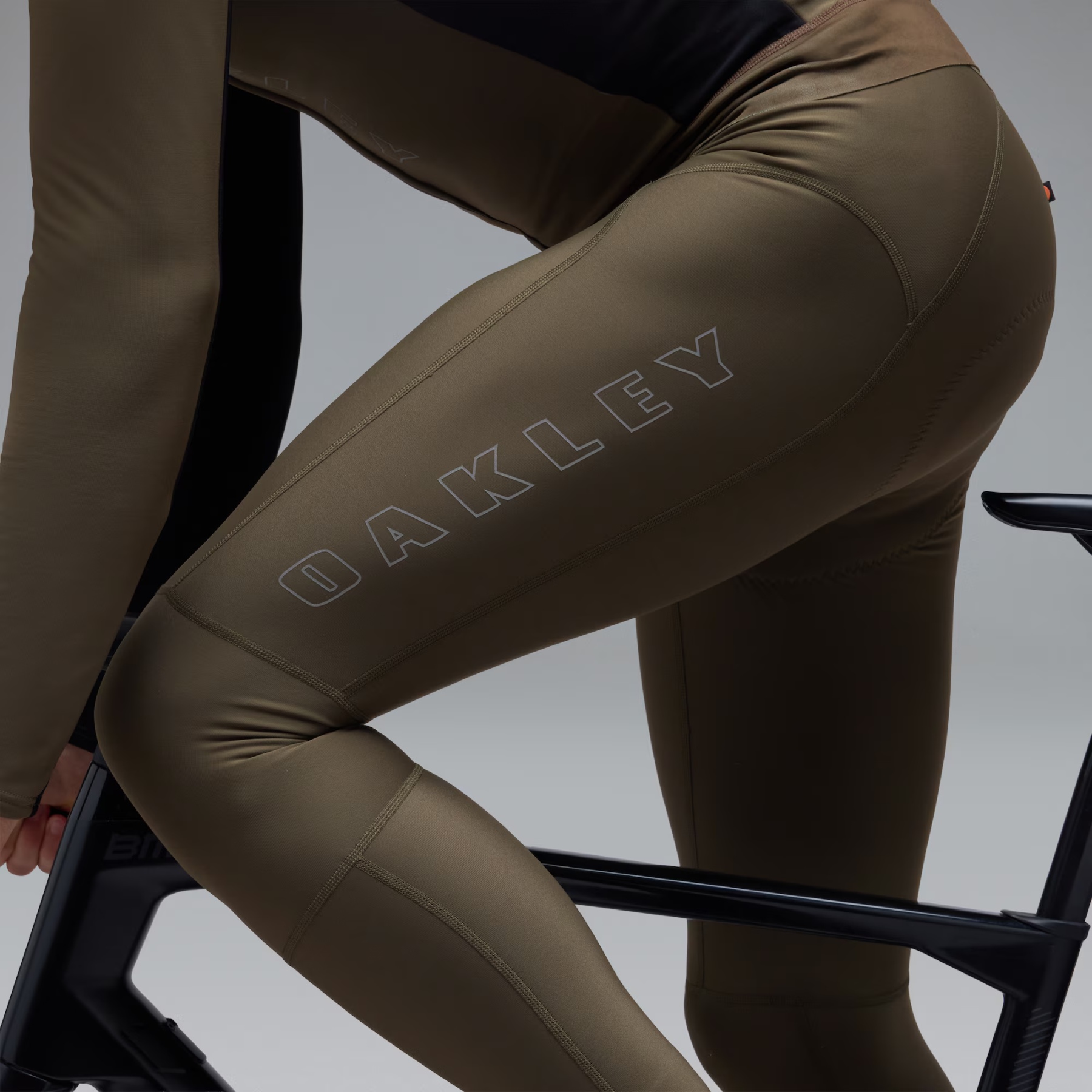 Oakley Endurance Thermal Tight Men - Deep Olive | BIKE24