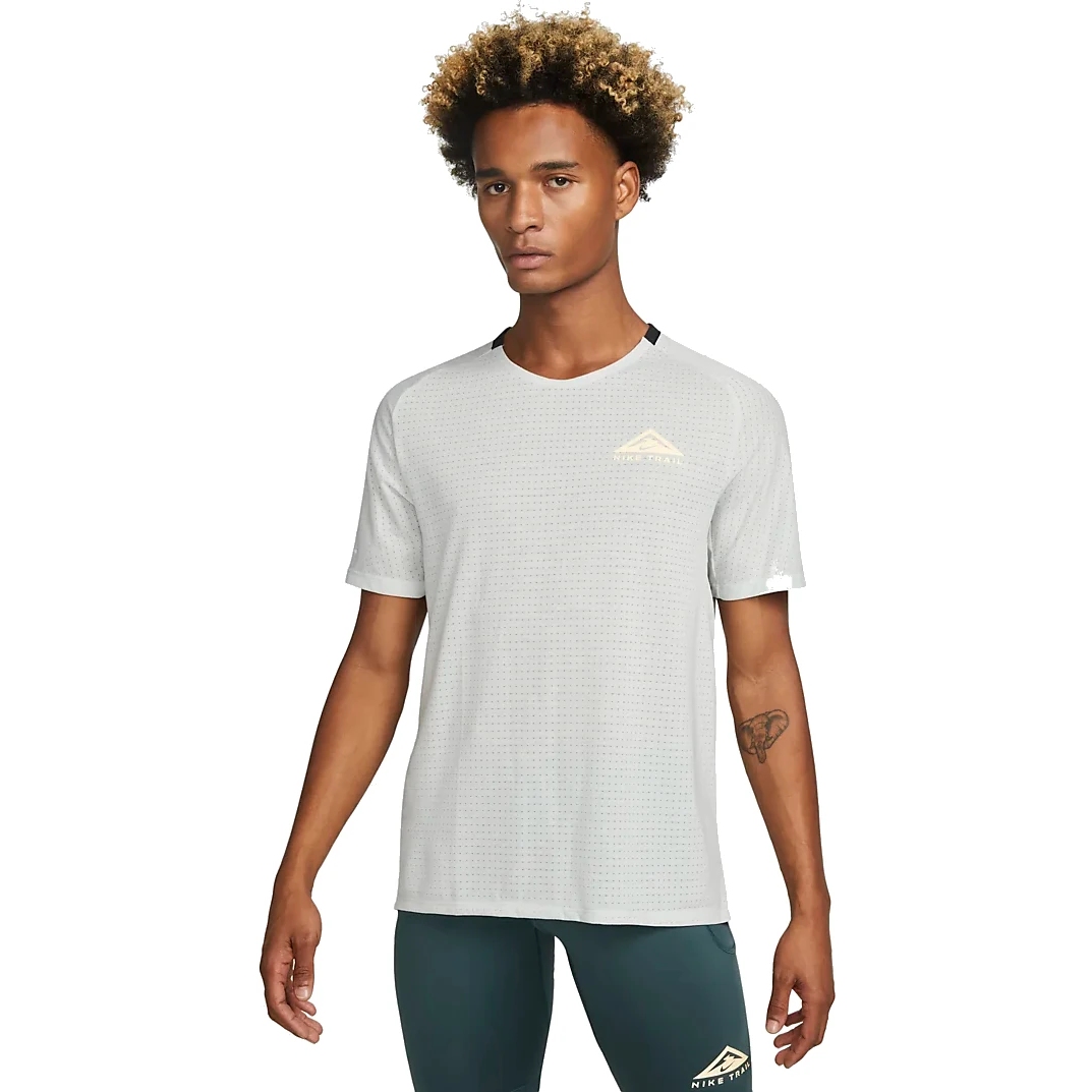 Productfoto van Nike Dri-FIT Trail Running Hardloopshirt Heren - light silver/citron pulse DV9305-034