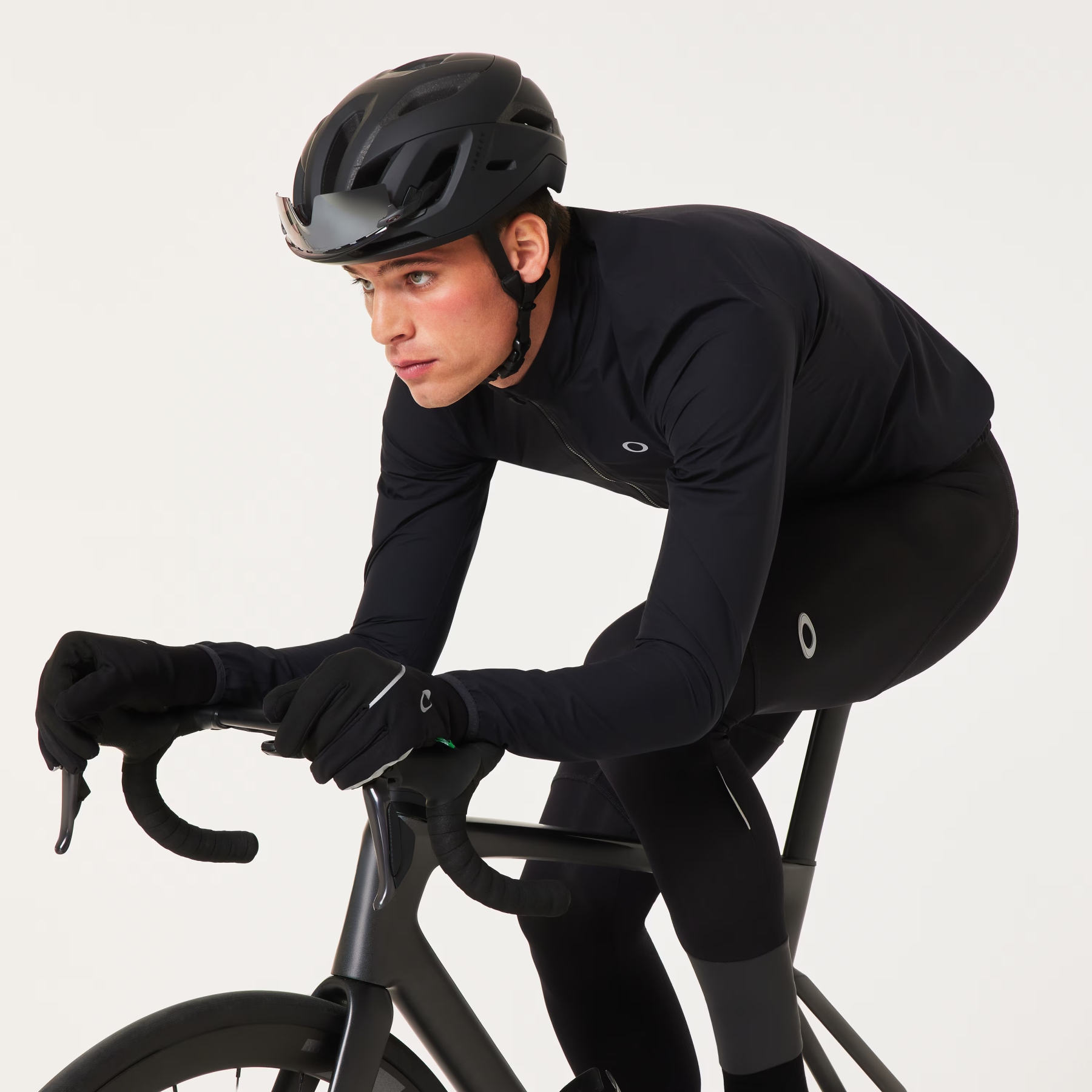 Oakley Endurance GORE-TEX Jacket Men - Blackout | BIKE24