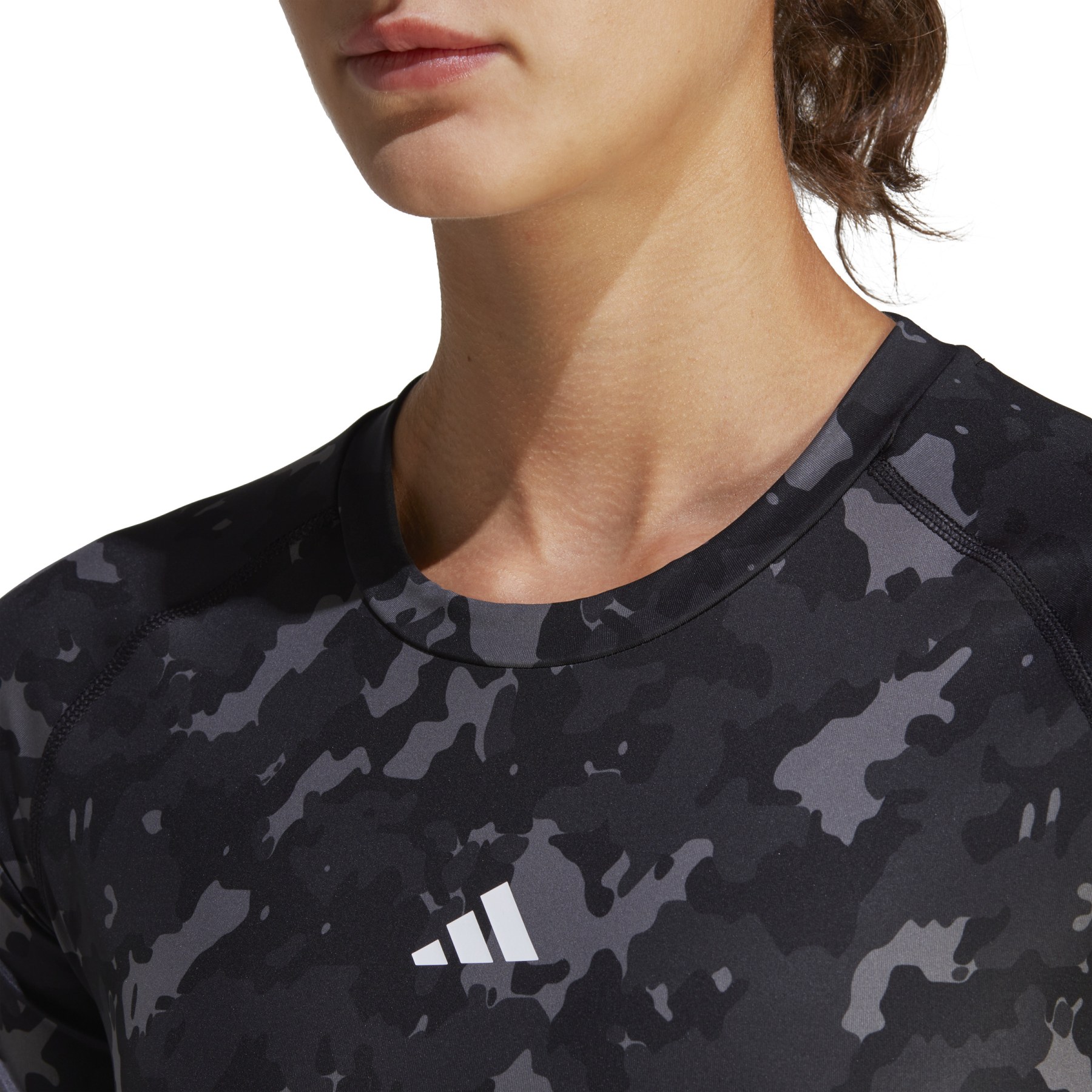Kwestie Graf Belegering adidas Women's Techfit Camo Print Crop Training T-Shirt - carbon IC8052