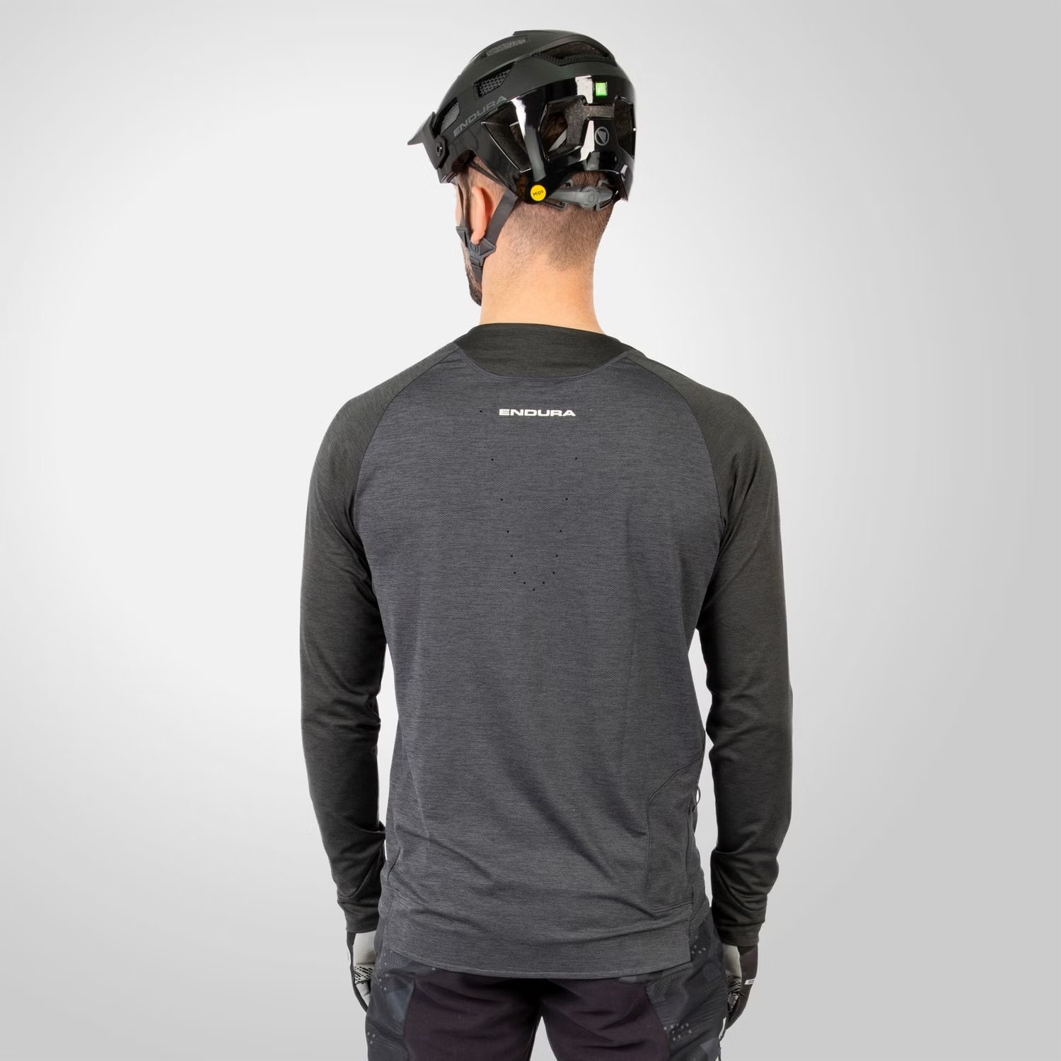 Endura SingleTrack Long Sleeve Jersey Men - pewter grey | BIKE24