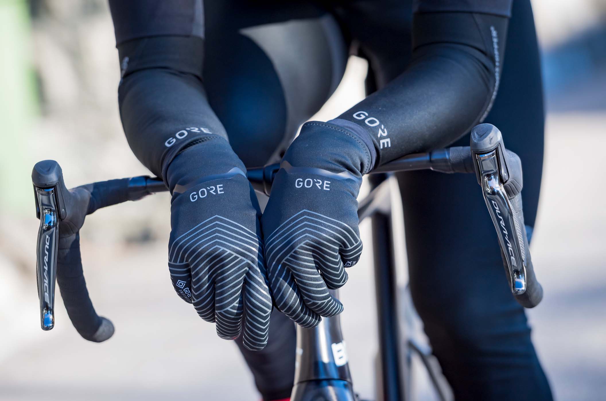 GORE-TEX INFINIUM™ Gloves with Stretch Technology